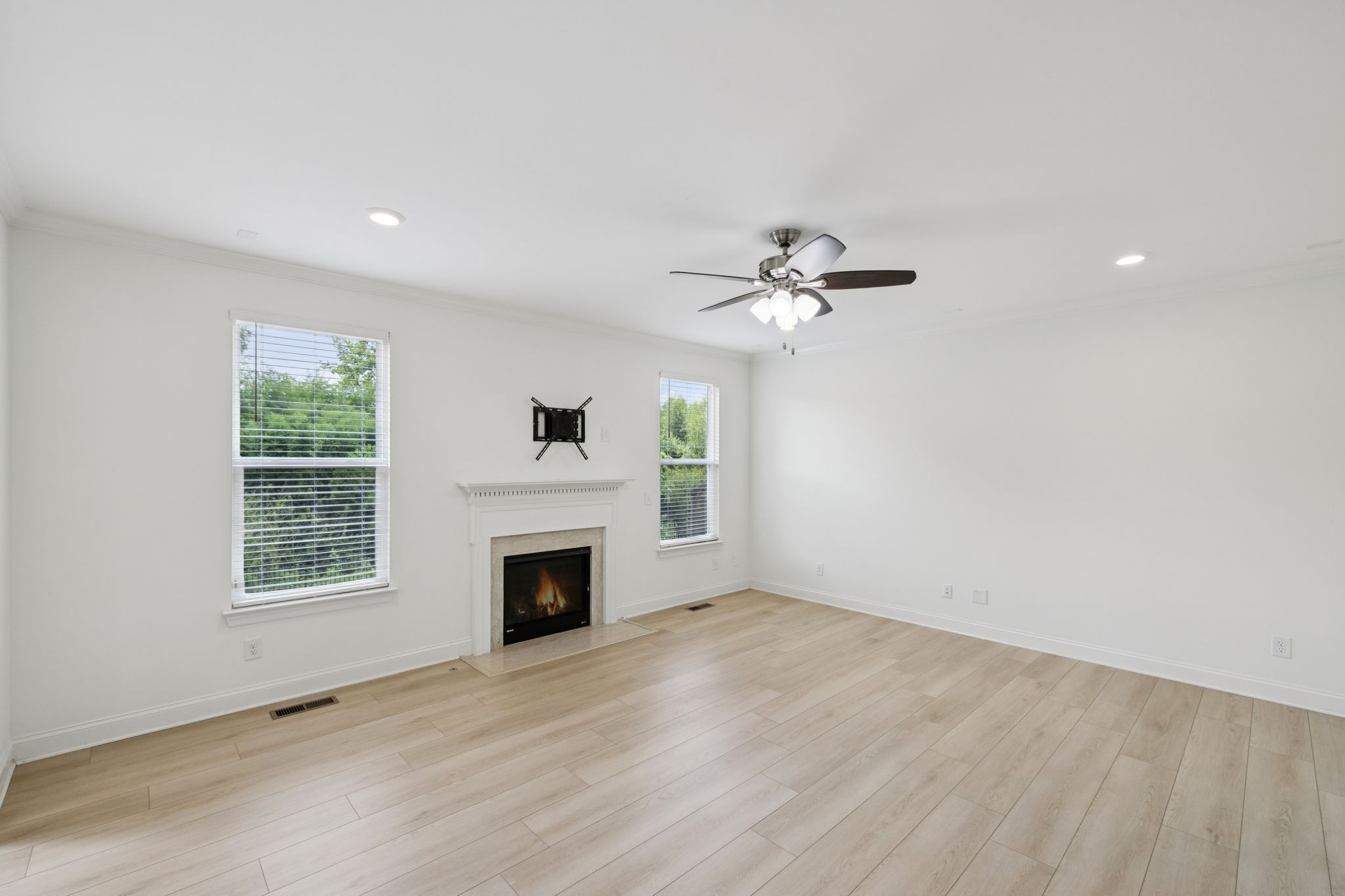 5012 Winslow Dr