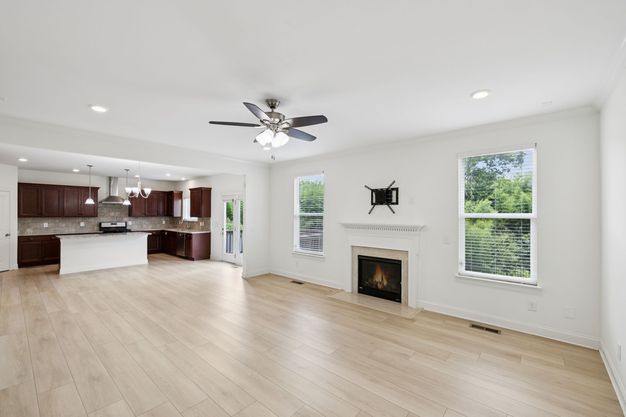 5012 Winslow Dr