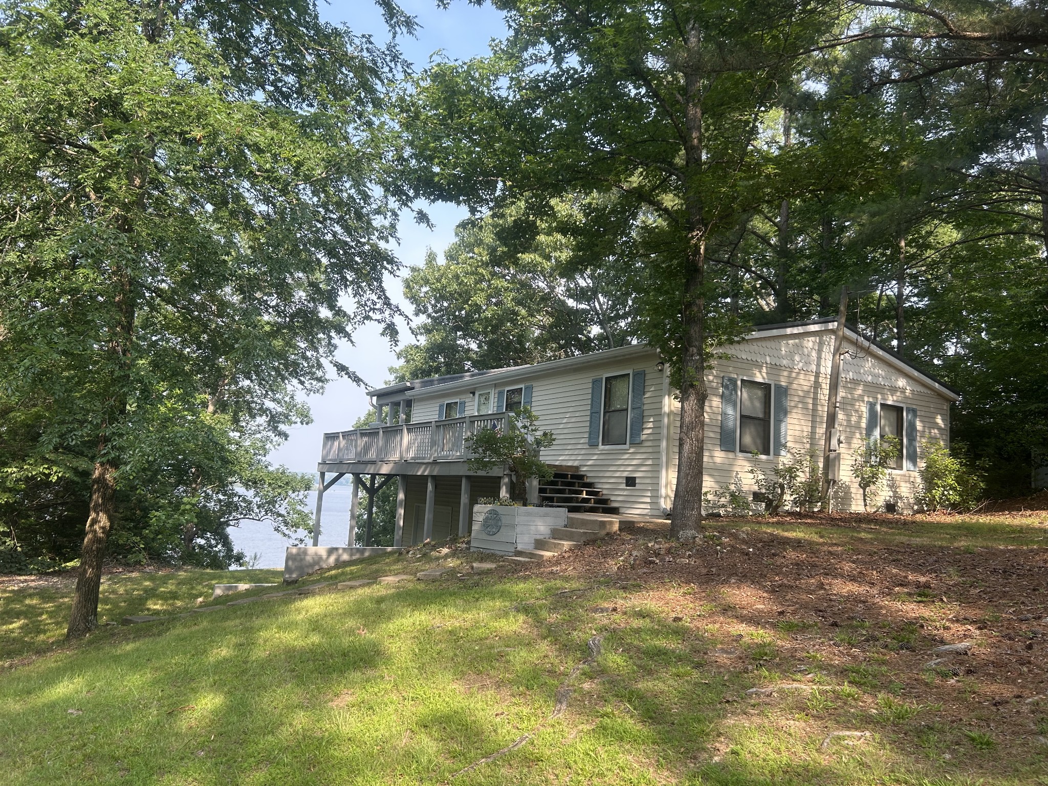 365 Bluff Rd