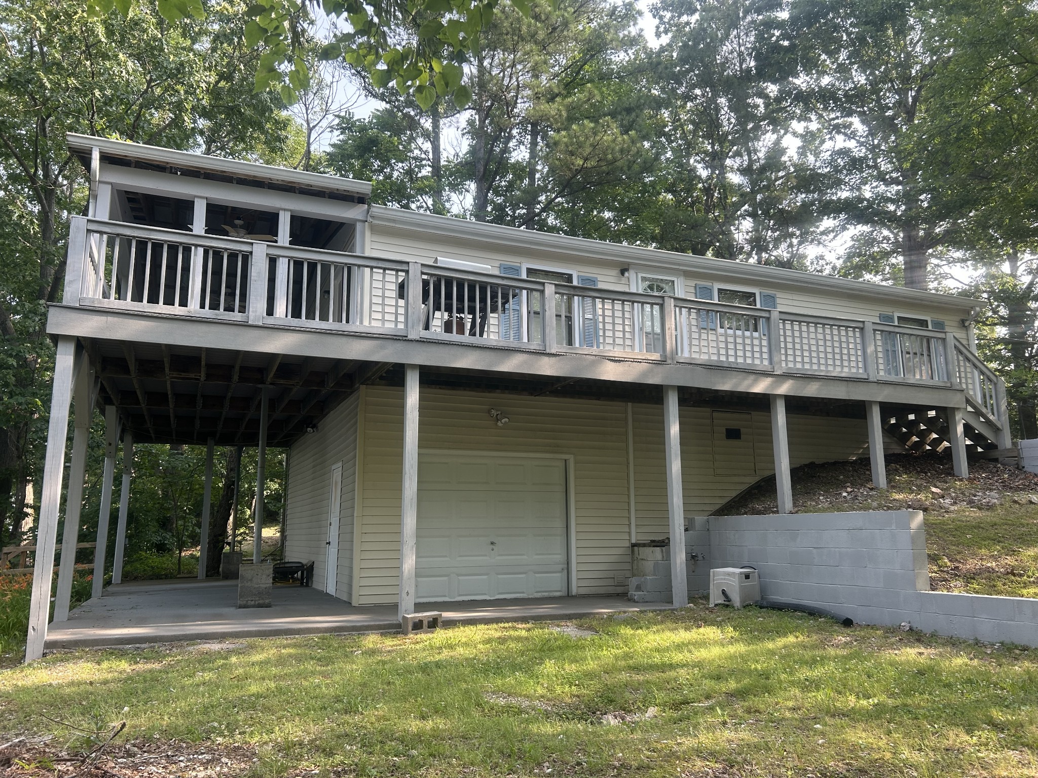 365 Bluff Rd