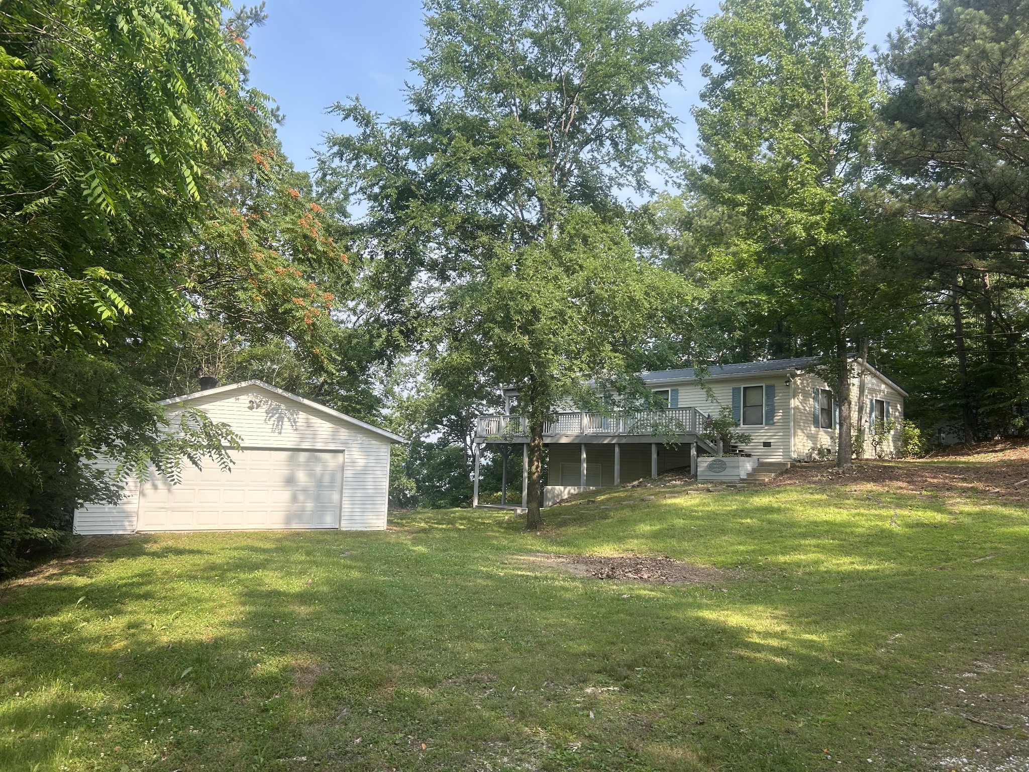 365 Bluff Rd