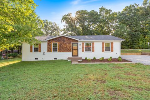 100 Short St Dickson TN 37055