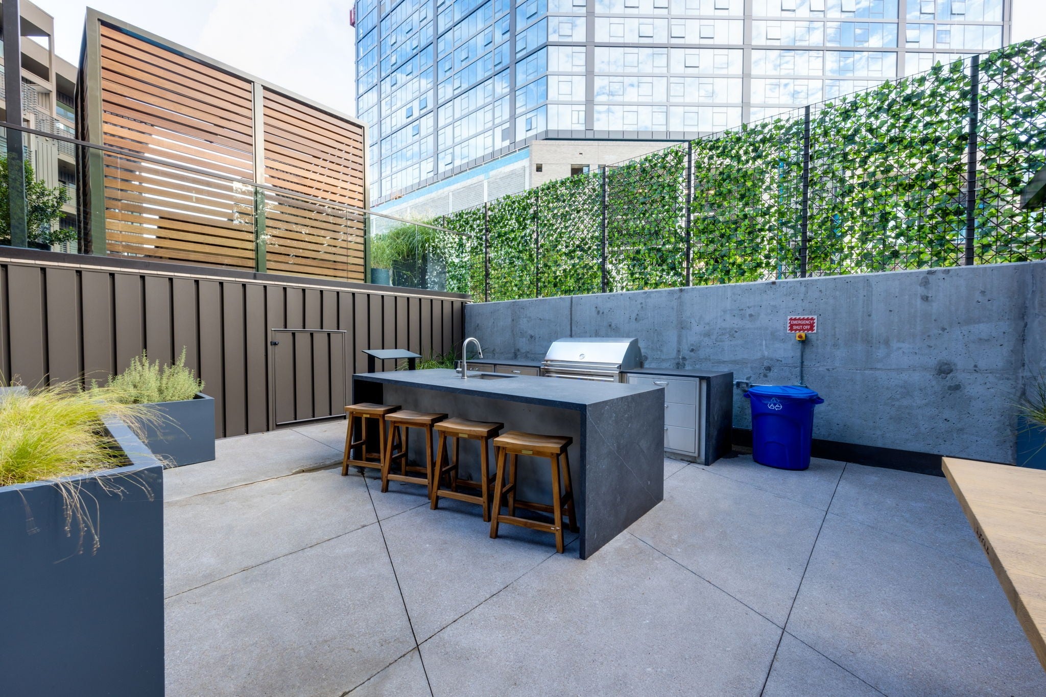 635 7th Ave S 504