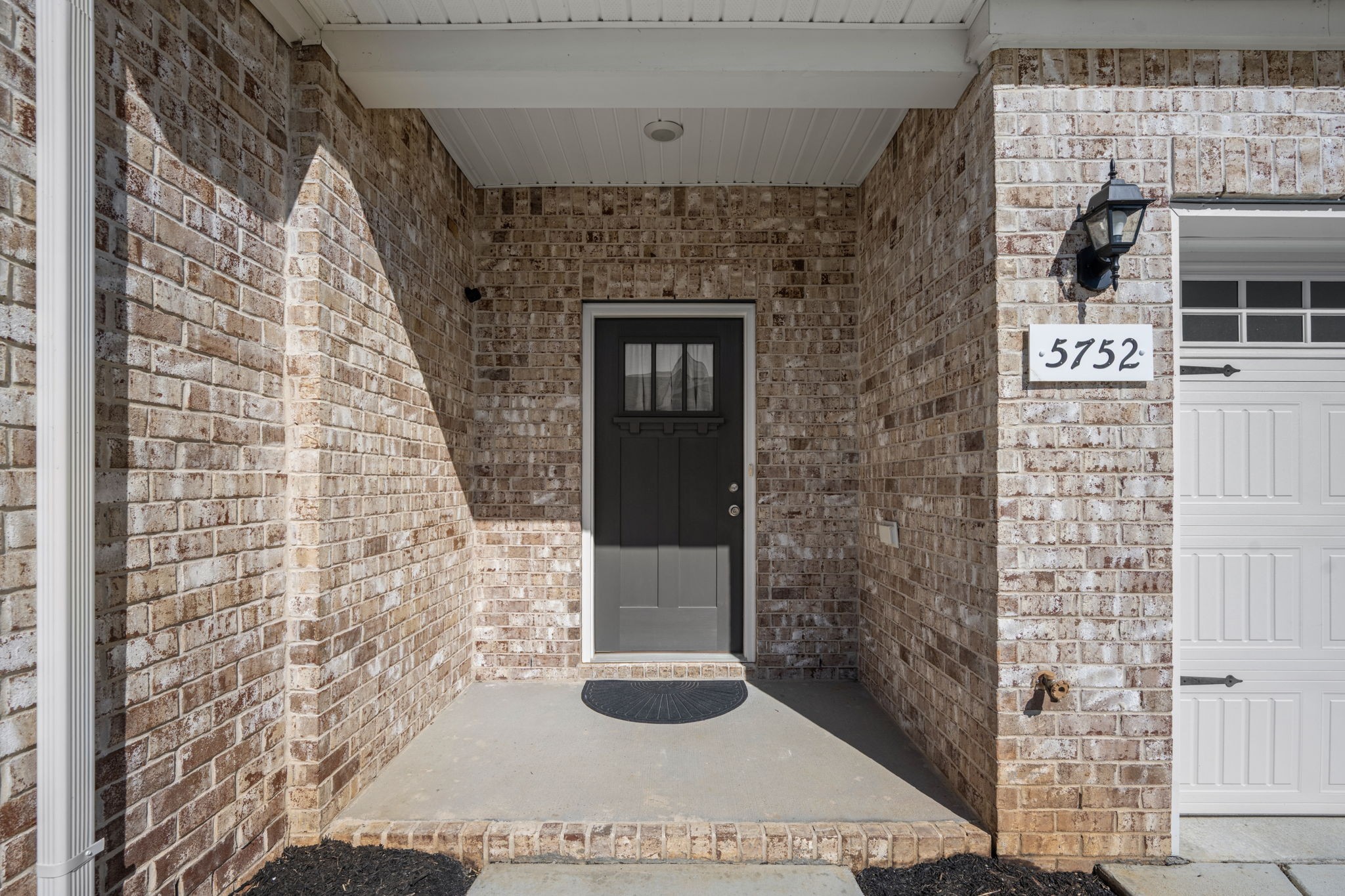 5752 Cloverwood Dr