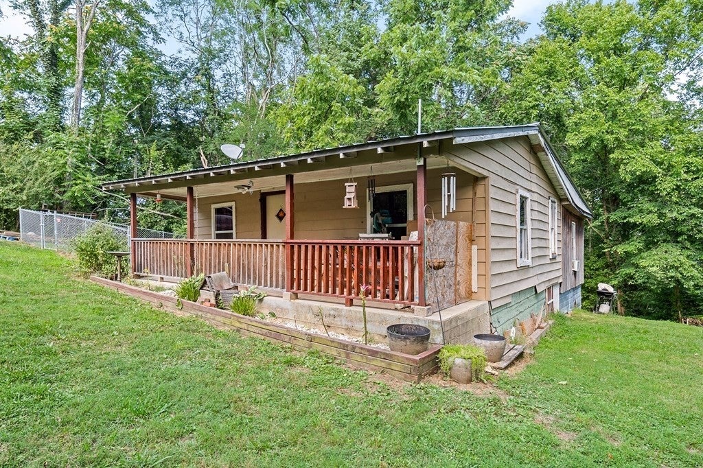300 Poston Ridge Ln