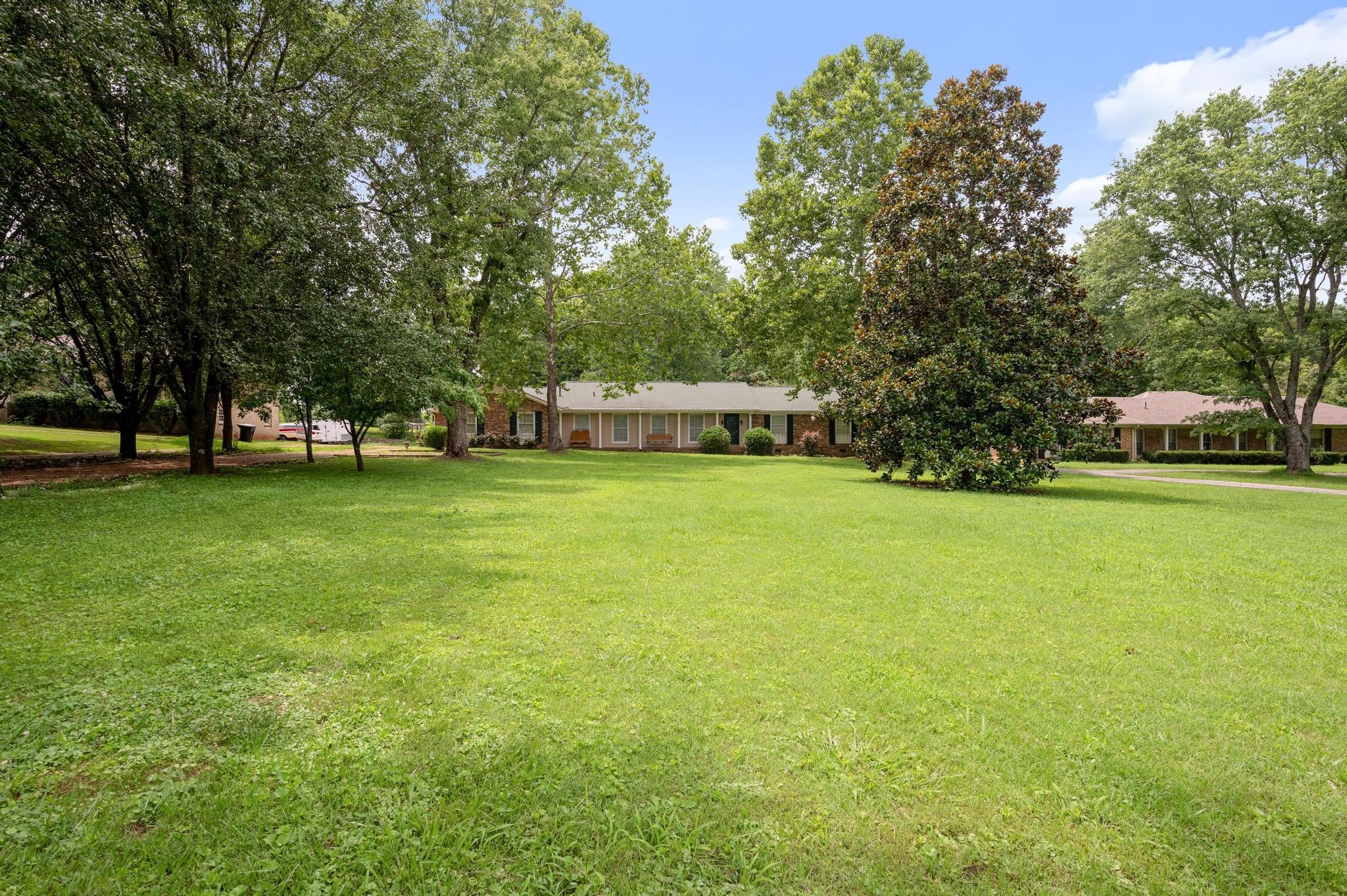 908 Lewisburg Pike