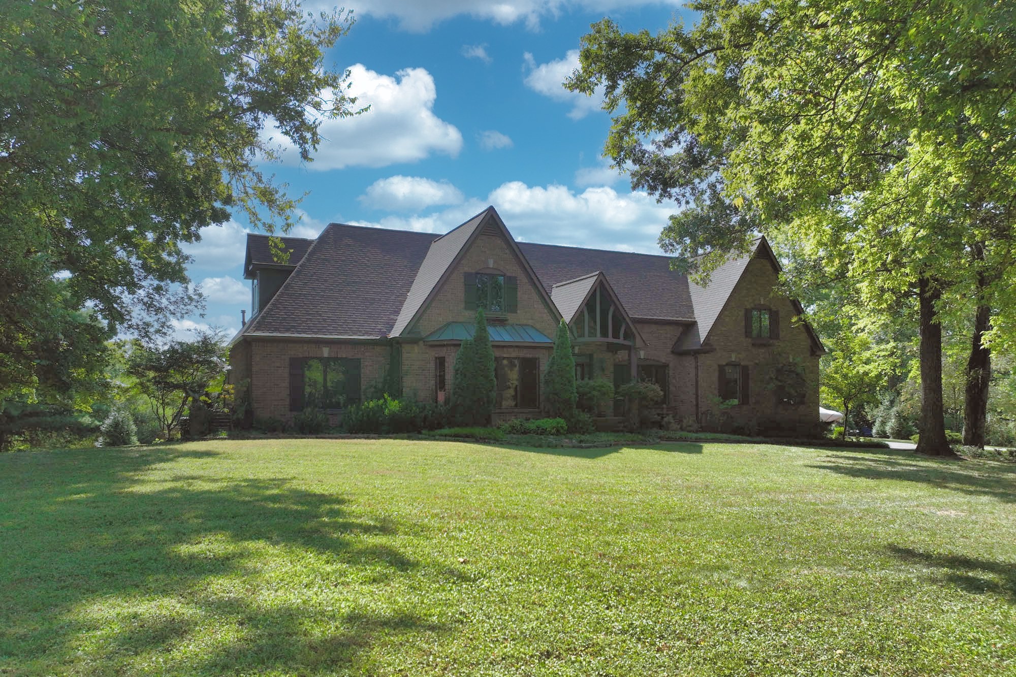 1229 Mount Vernon Ln