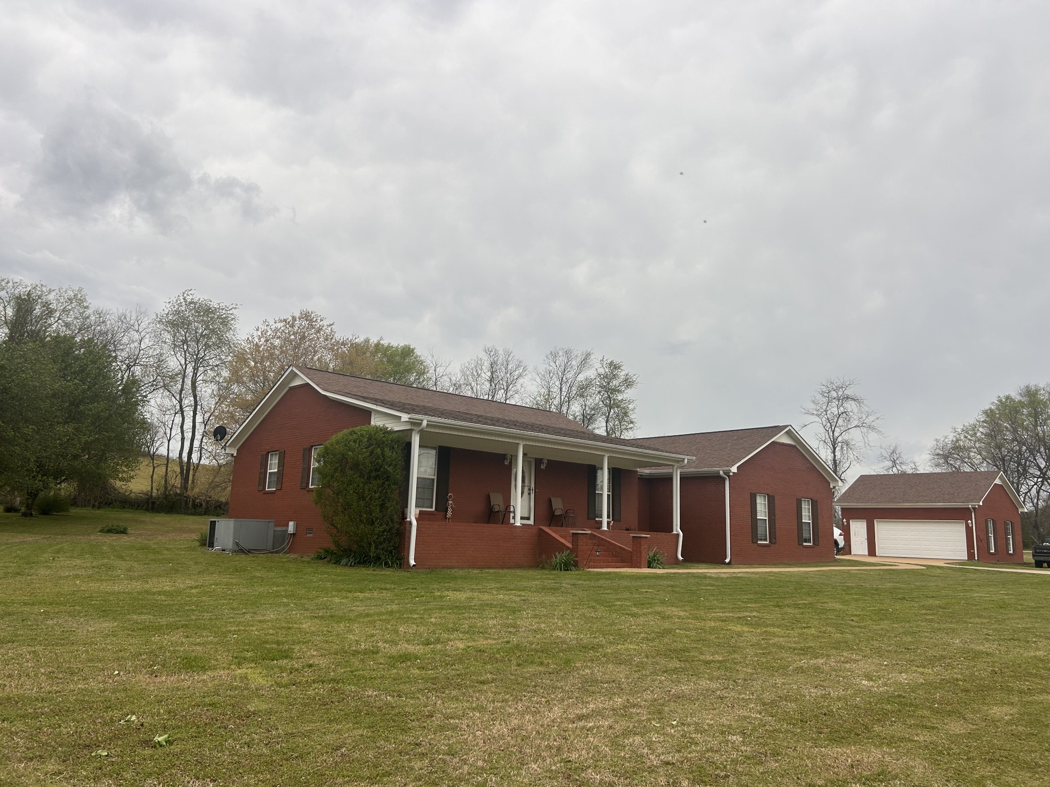 2200 Crescentview Rd