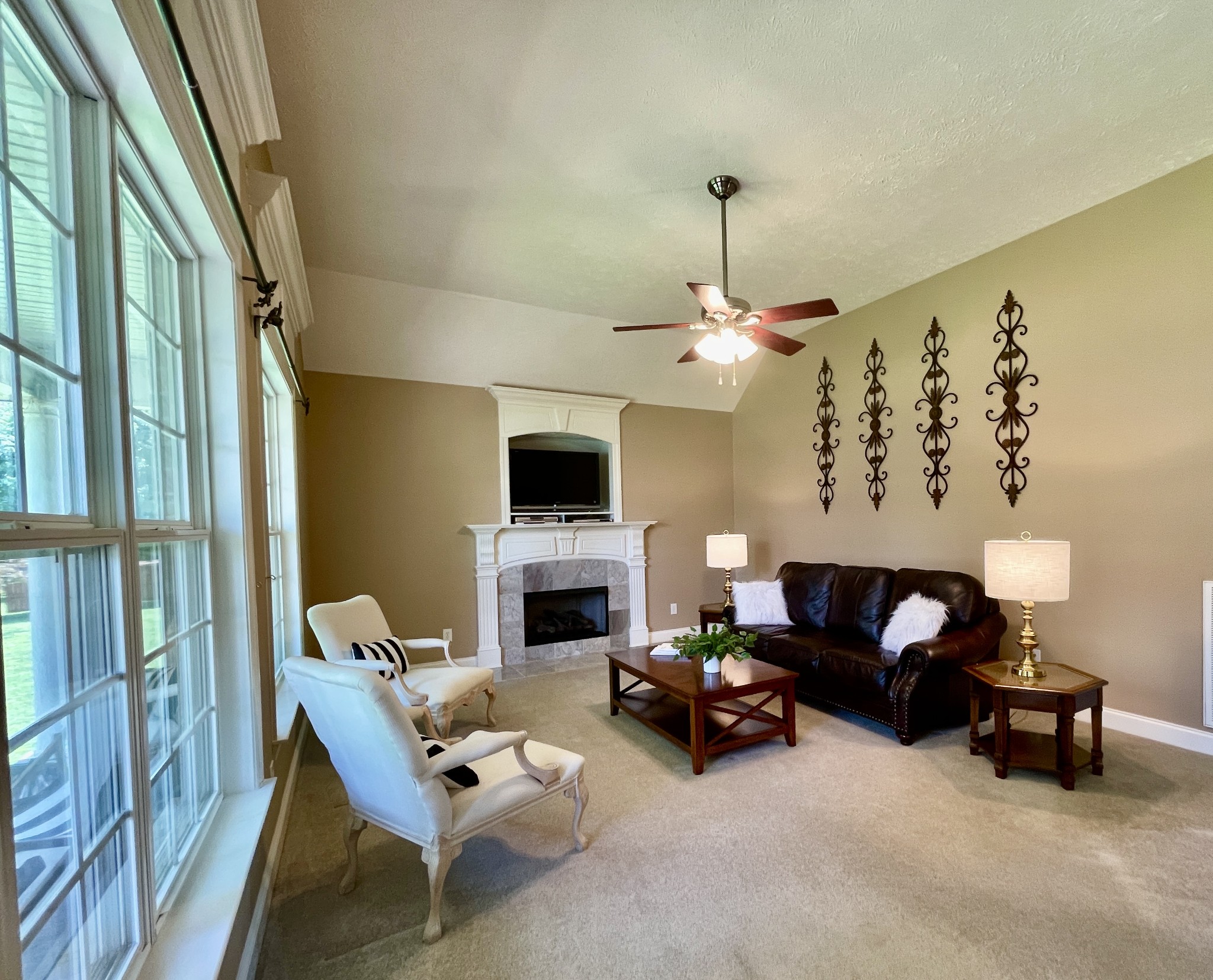 2714 Maylon Dr