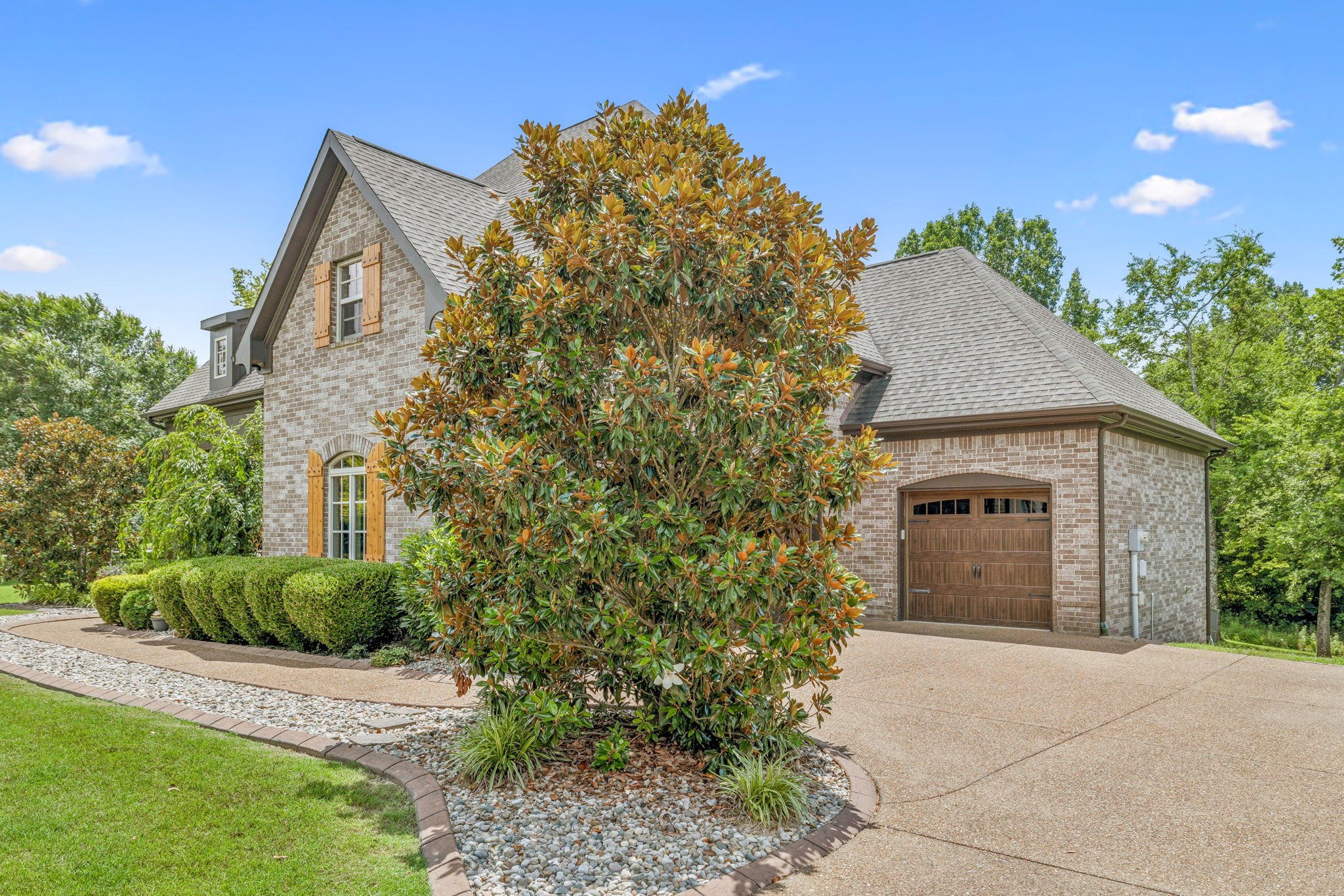 1501 Registry Row