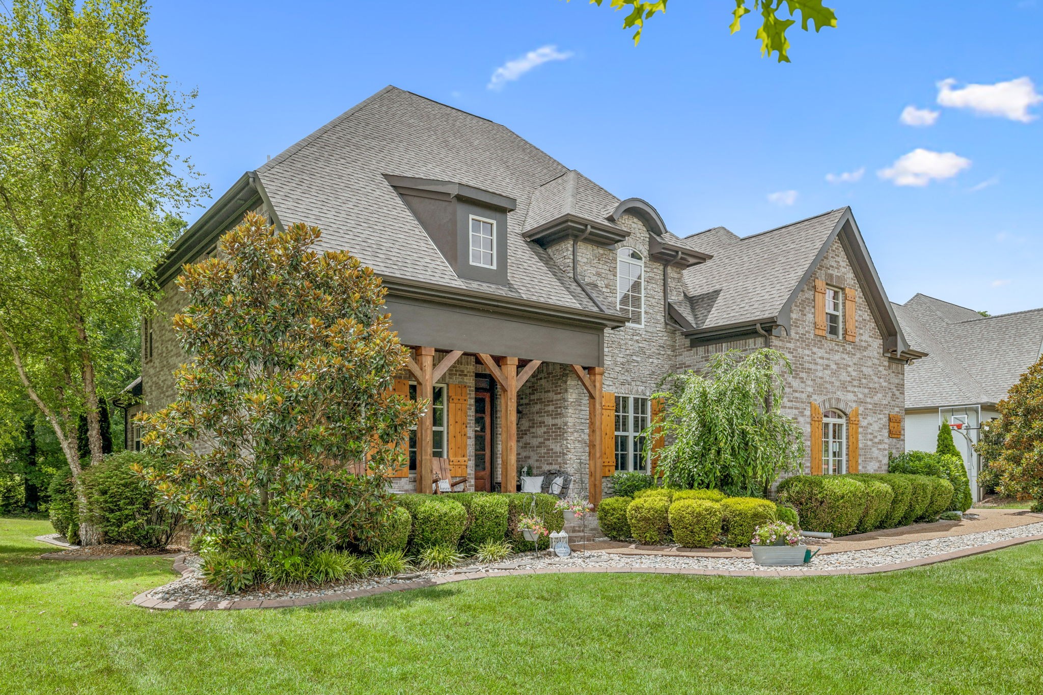 1501 Registry Row