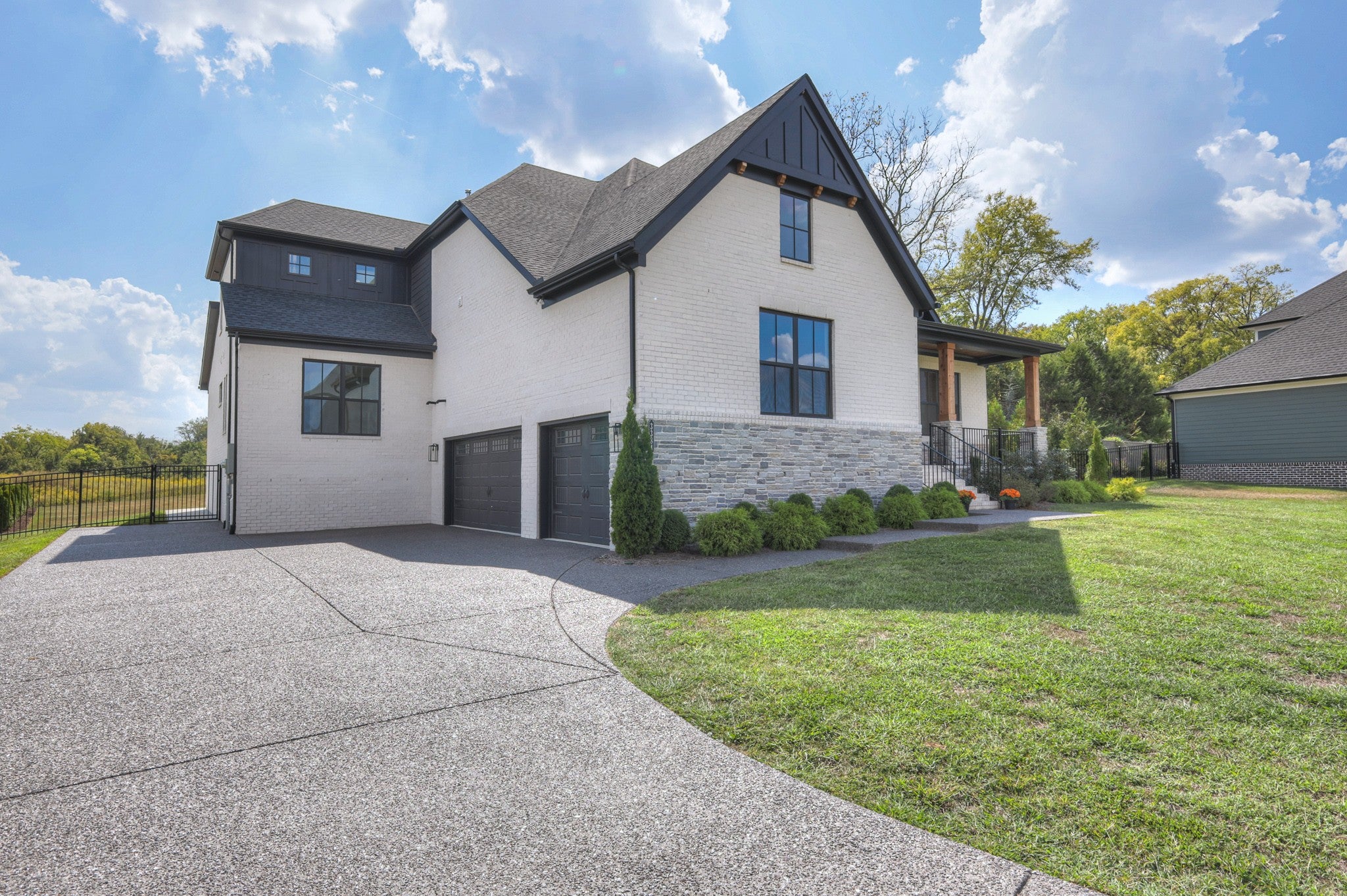 3384 Sarah Bee Ln