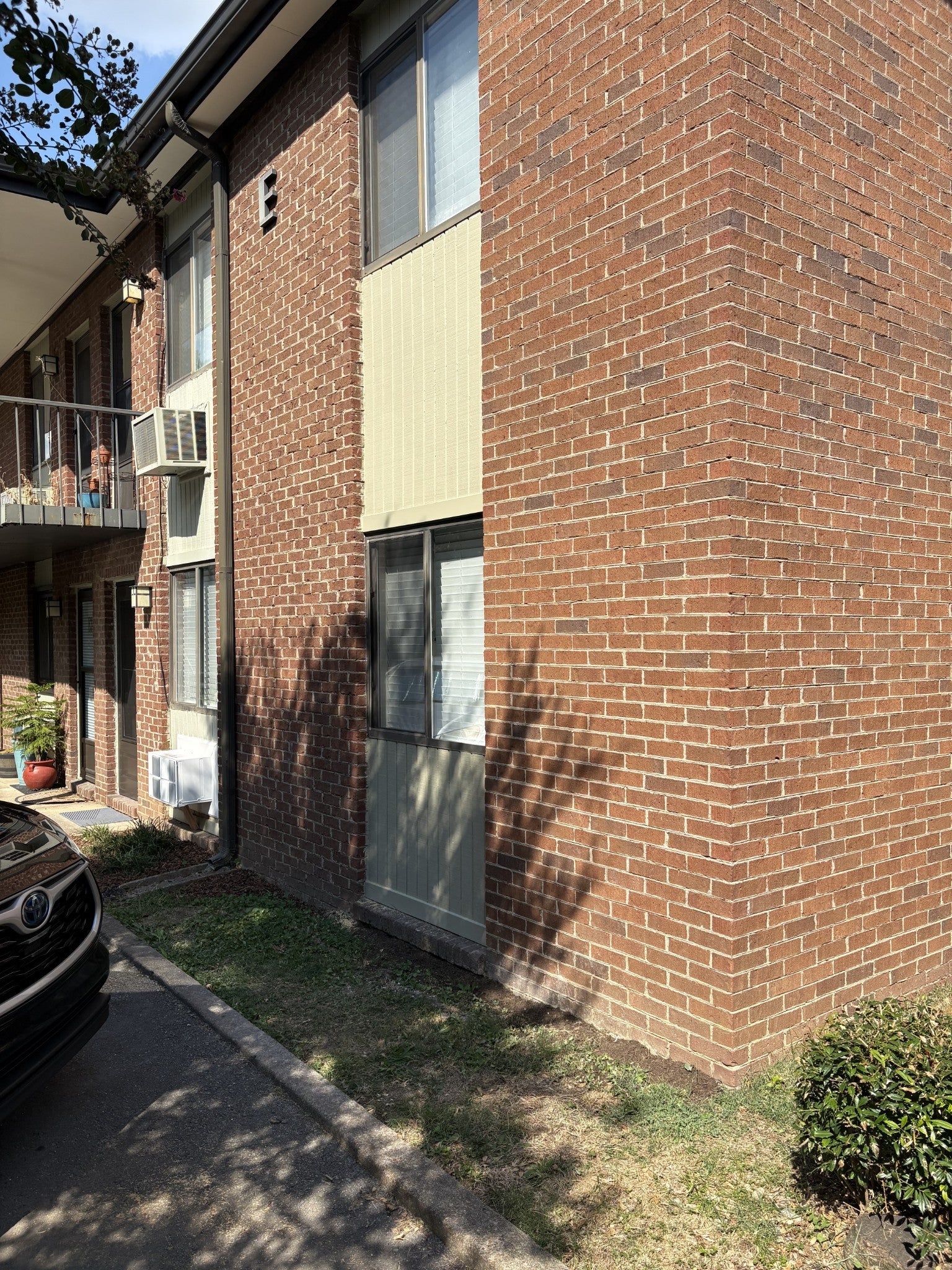 2134 Fairfax Ave E4, Nashville TN 37212 1-bed home, photo 2 of 10
