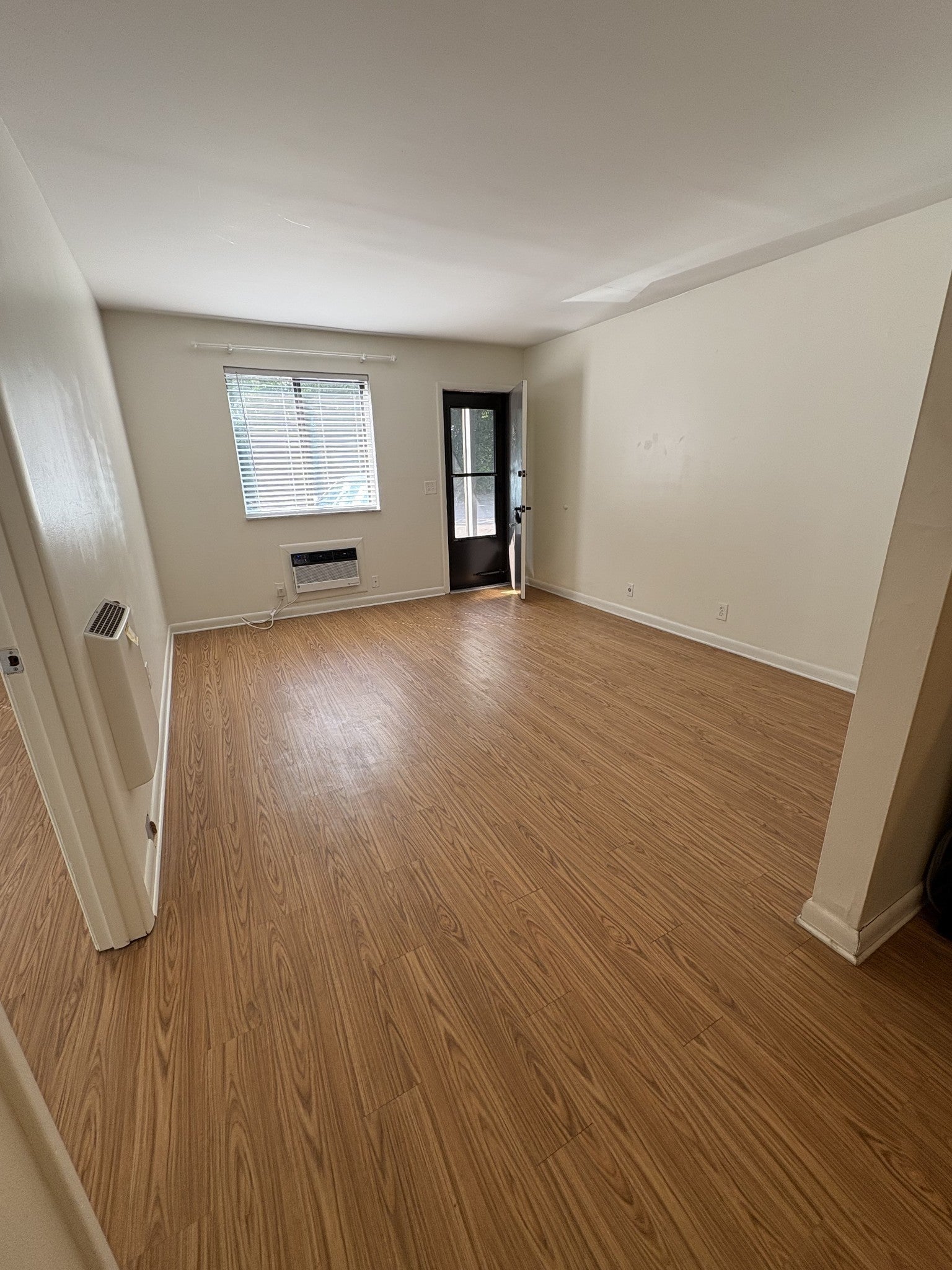 2134 Fairfax Ave E4, Nashville TN 37212 1-bed home, photo 3 of 10