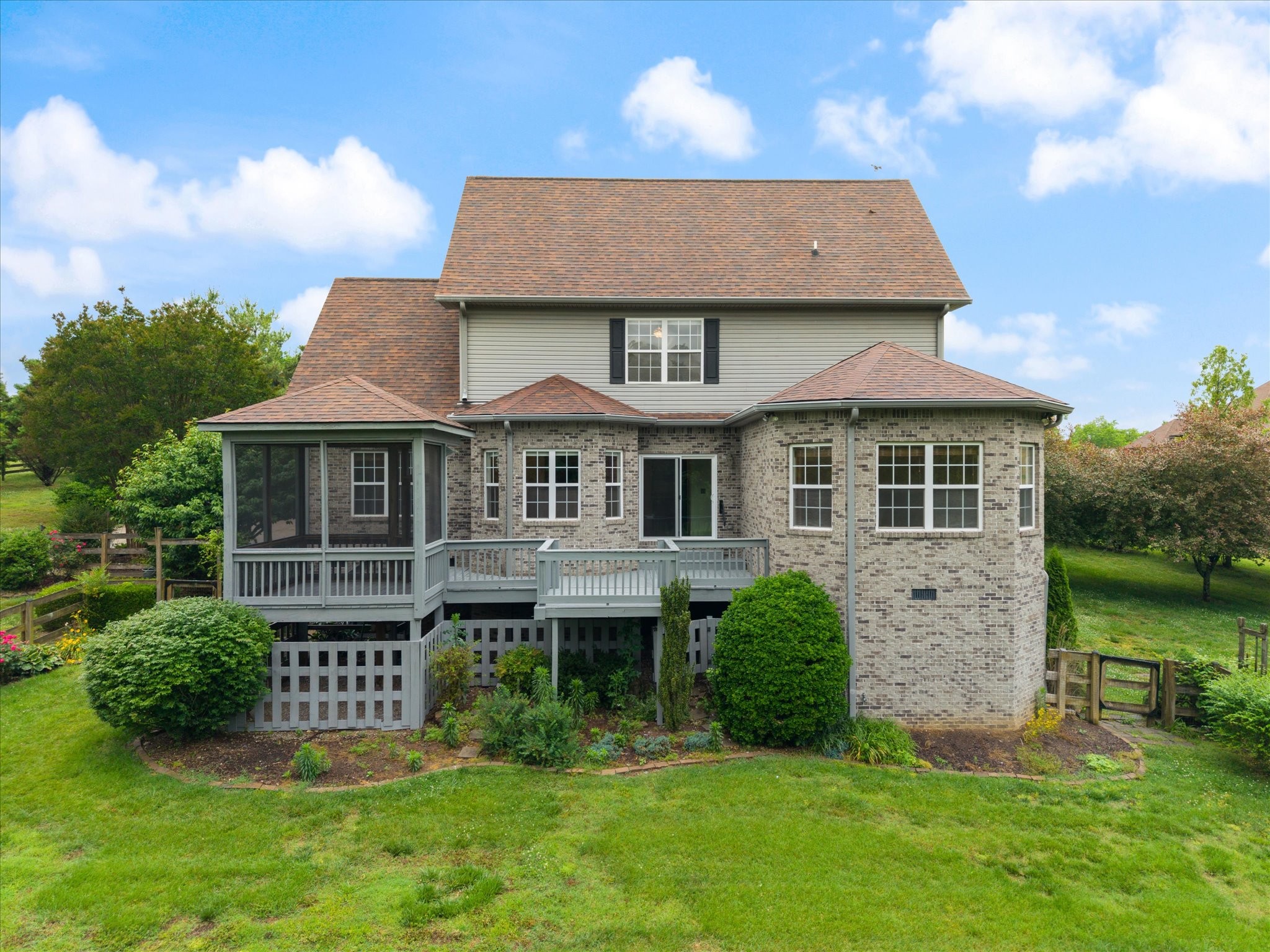 2216 Twin Peaks Ct