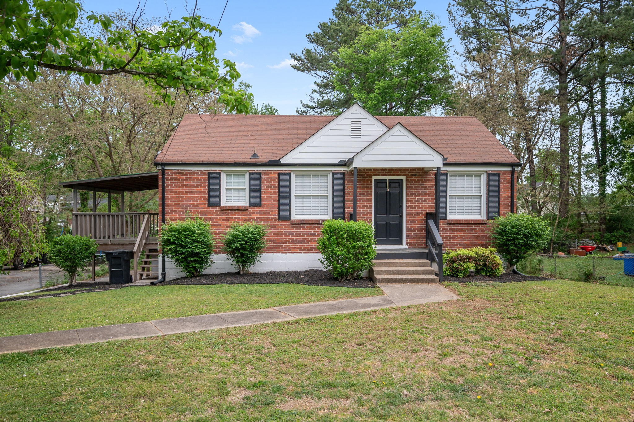 920 Nancy Dr