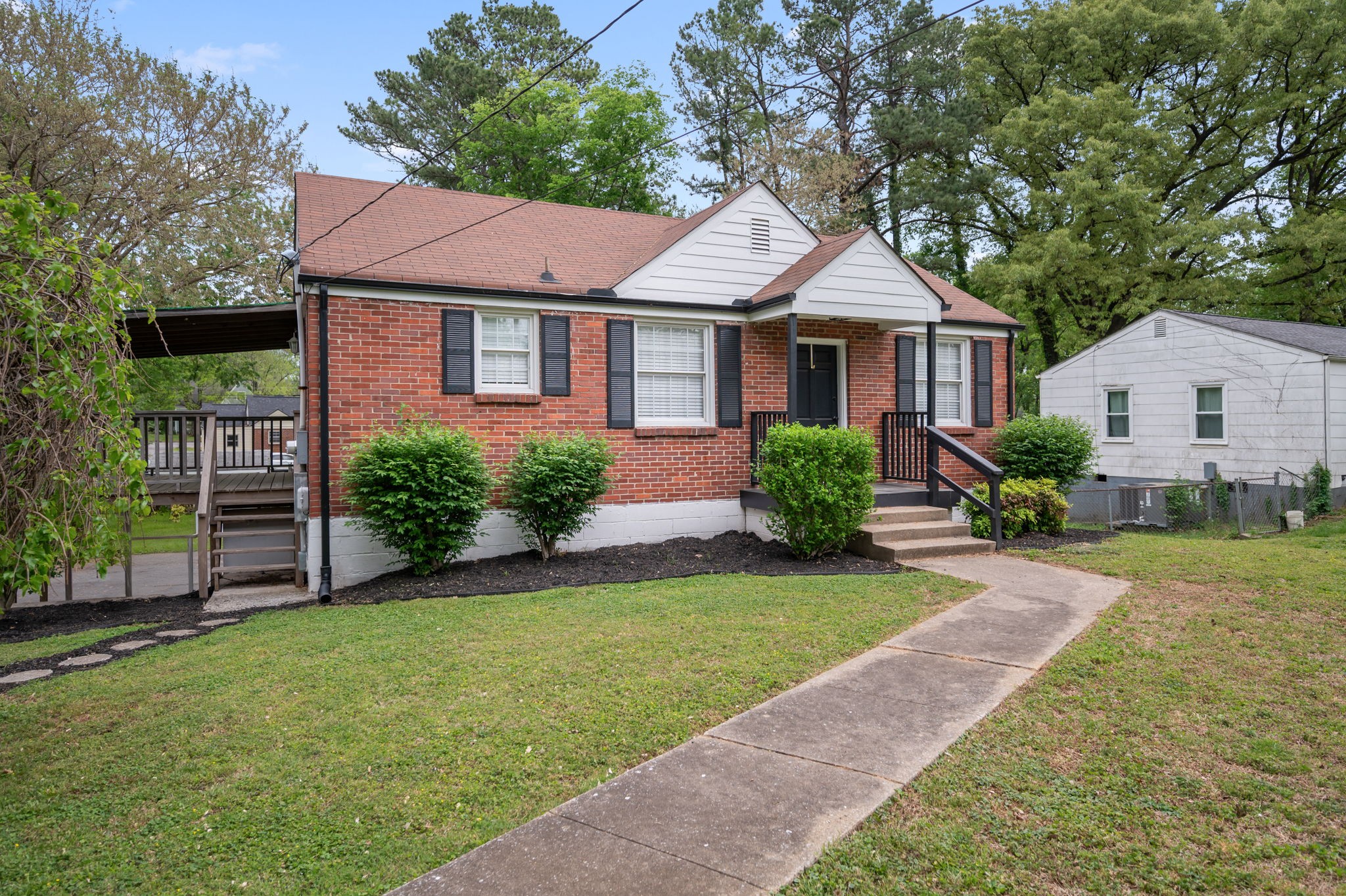 920 Nancy Dr