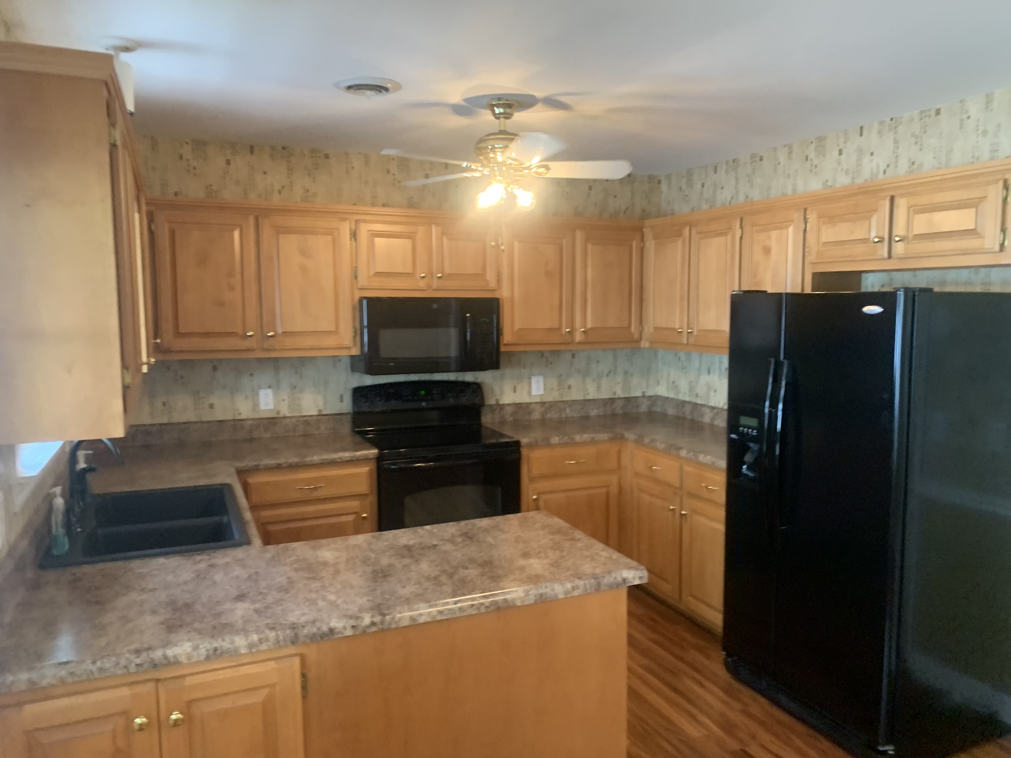 401 Ravencliff Ct