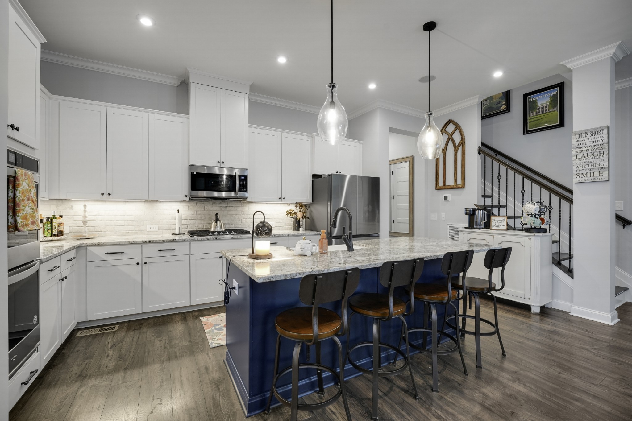 1107 River Oaks Blvd