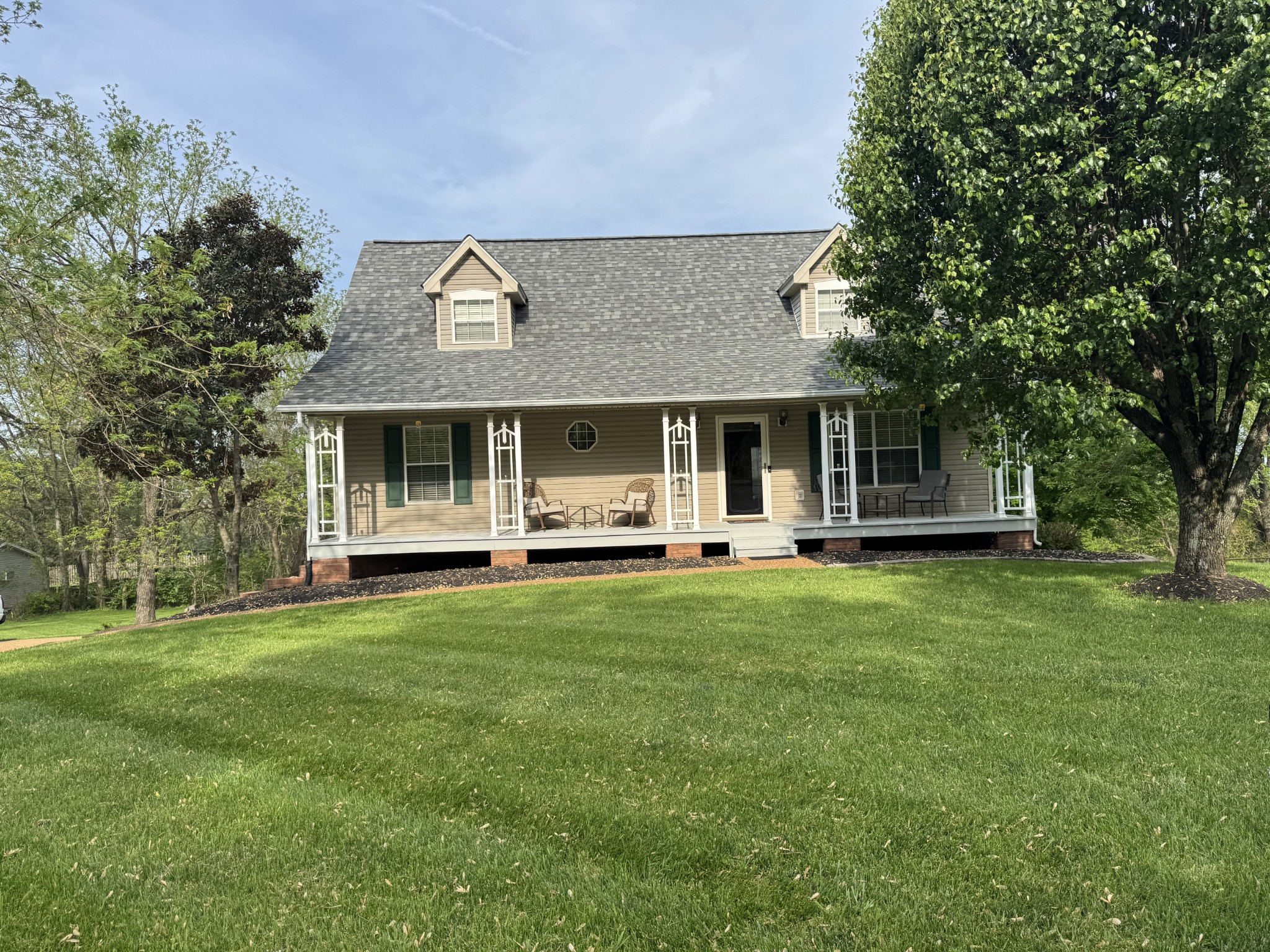 809 Hillside Dr