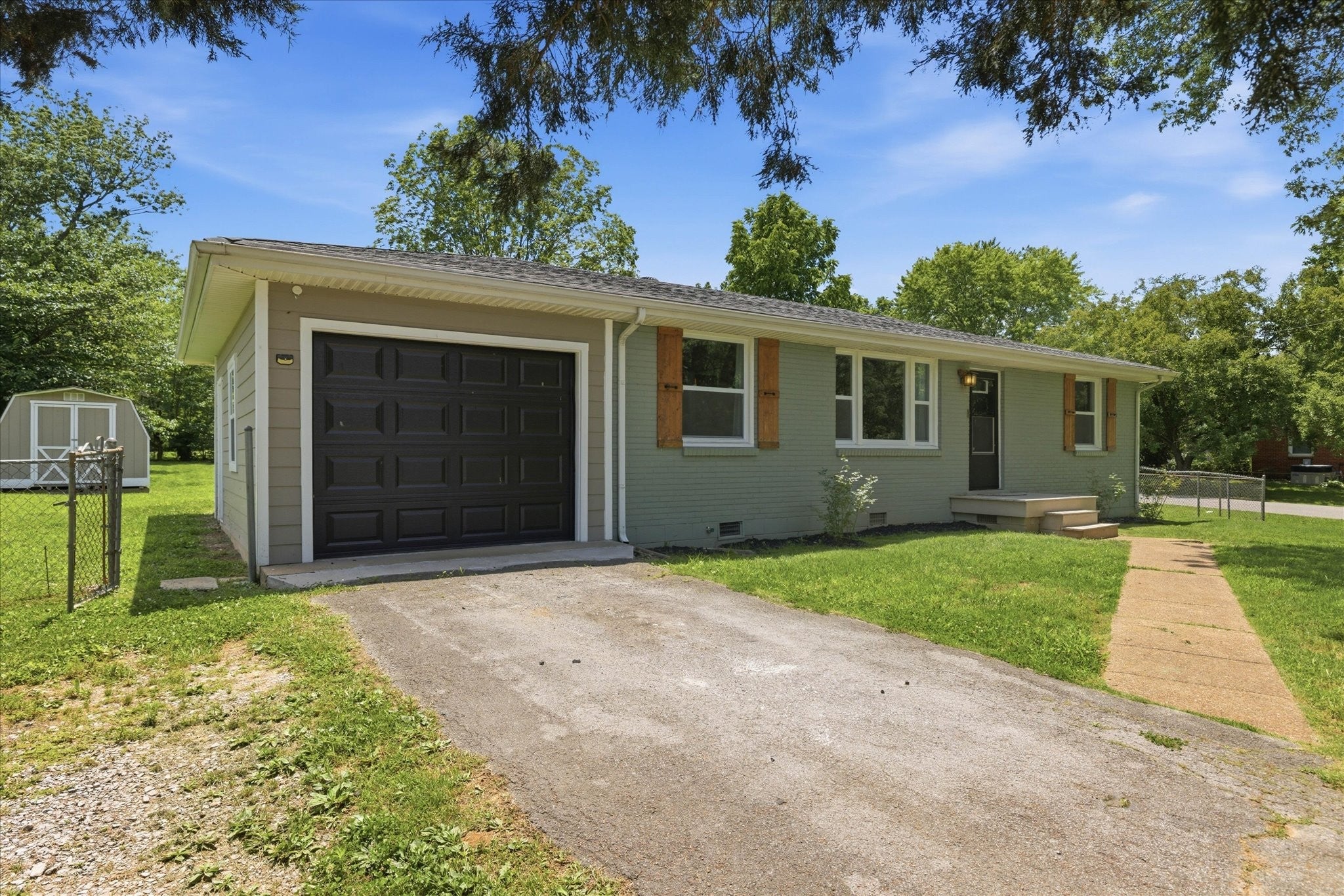 37 Hillsboro Road