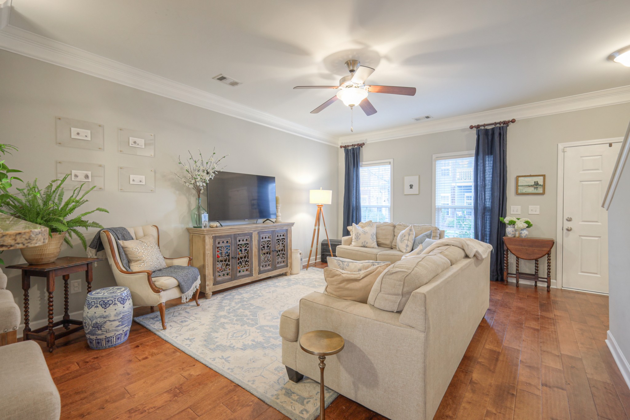 2821 Sterlingshire Dr