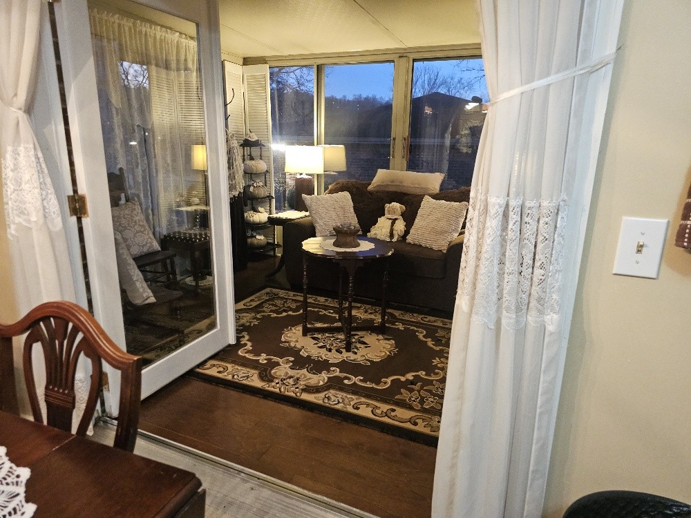 427 Deer Lake Dr 427