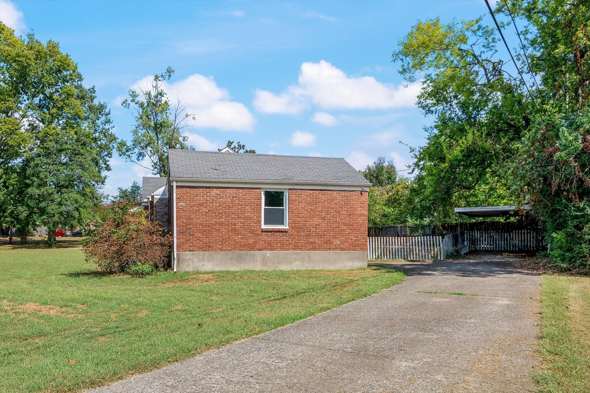 215 Dellrose Dr