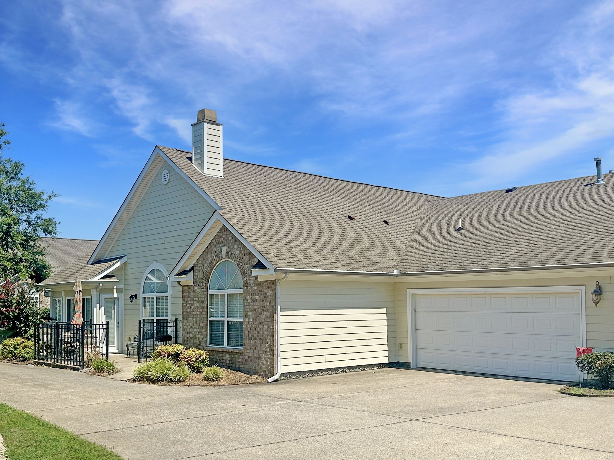 825 Browns Ln 2503
