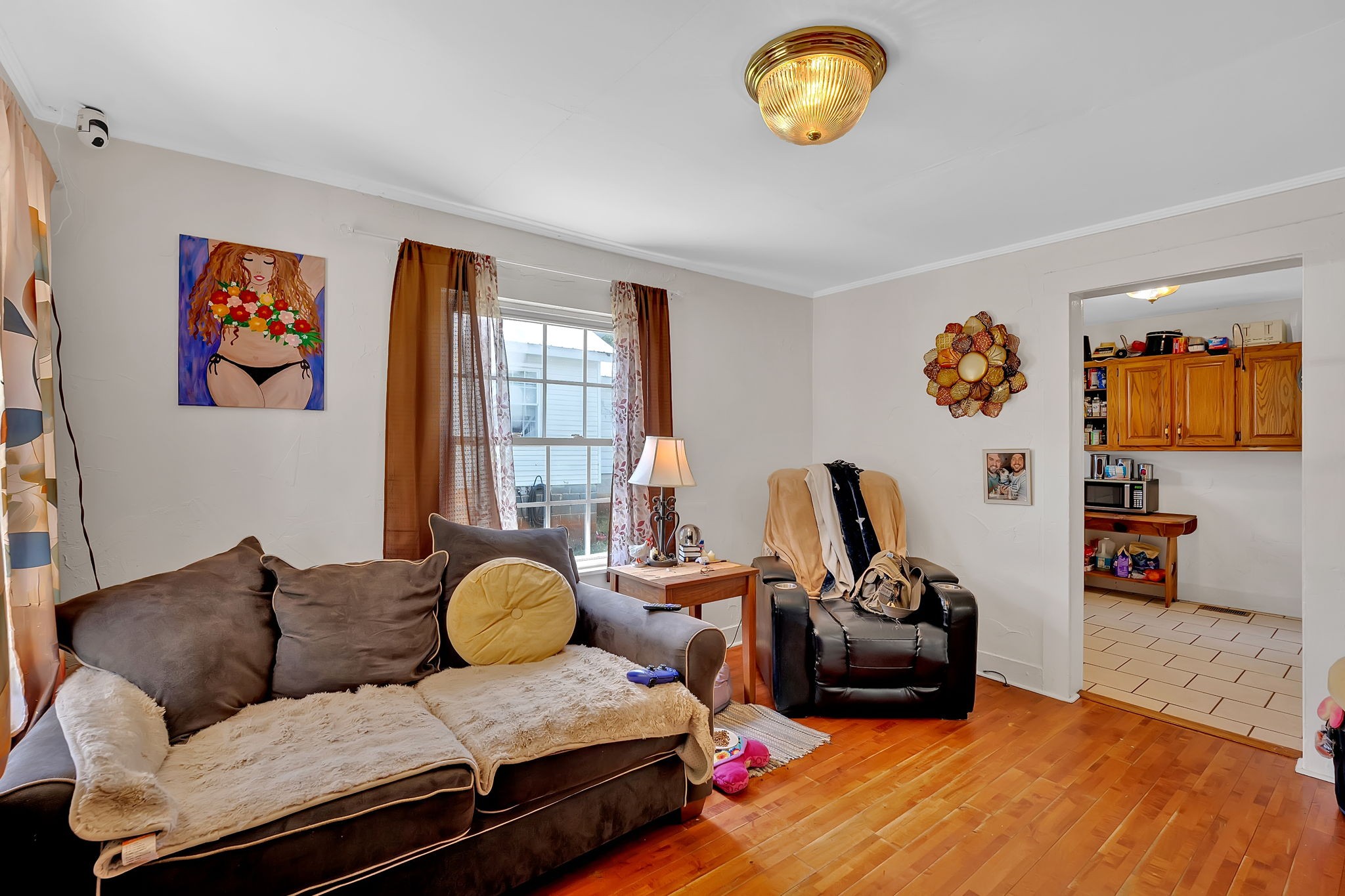 203 3rd Ave NE
