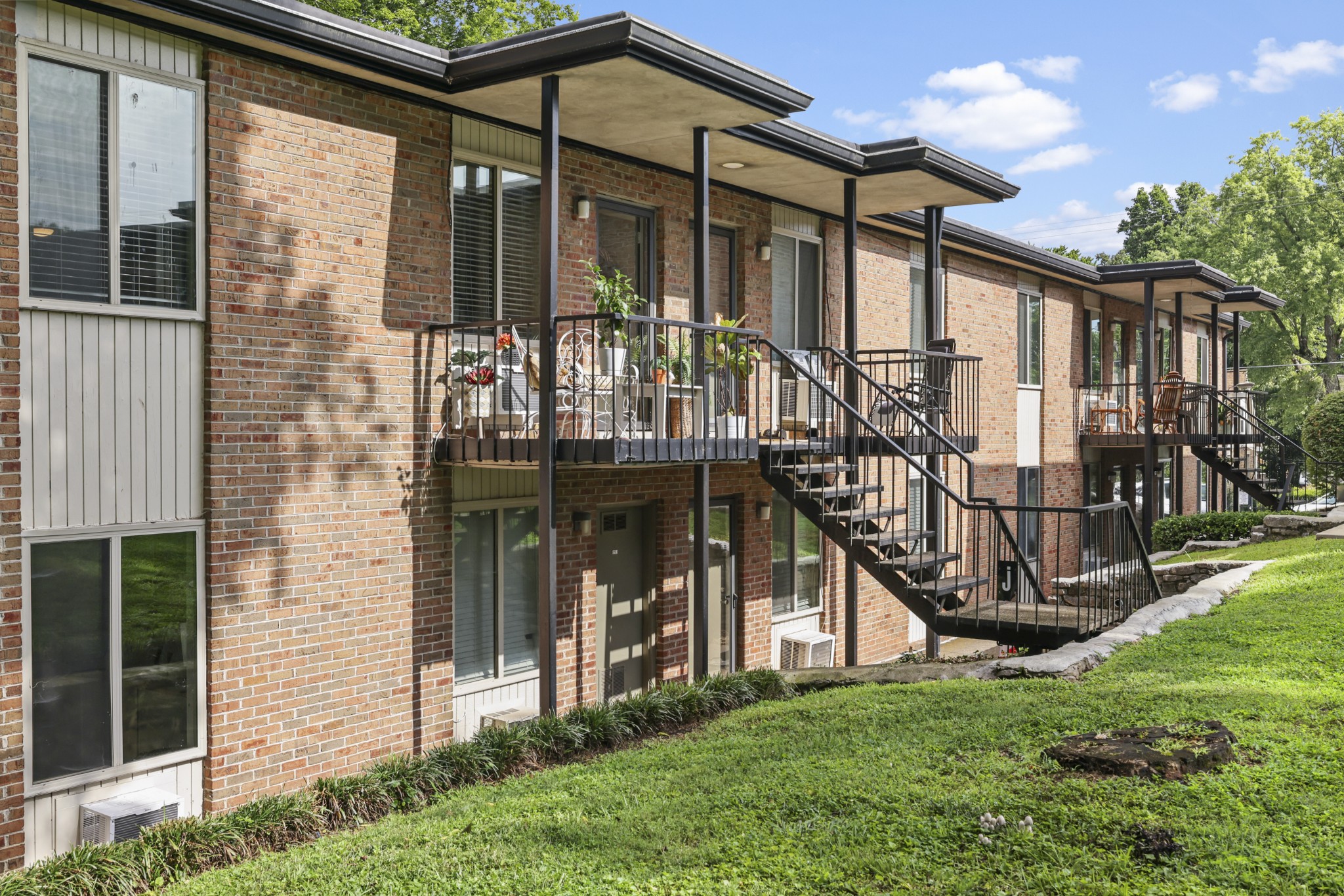 2601 Hillsboro Pike J9