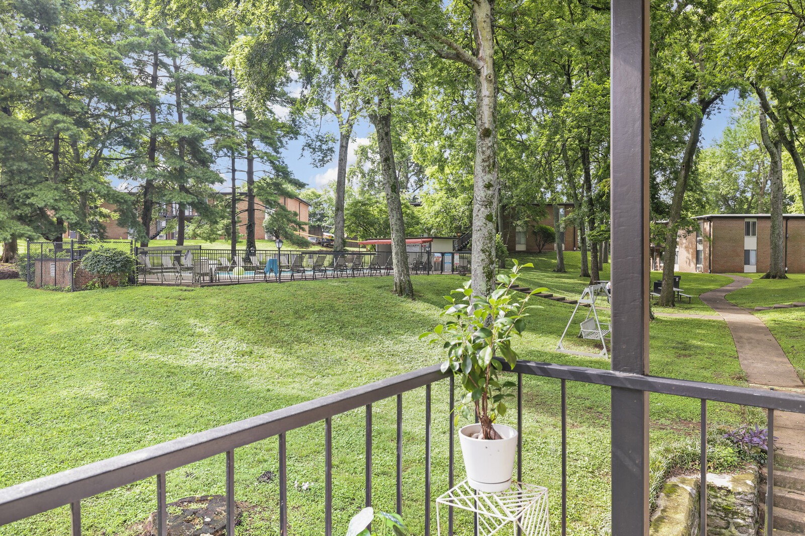 2601 Hillsboro Pike J9