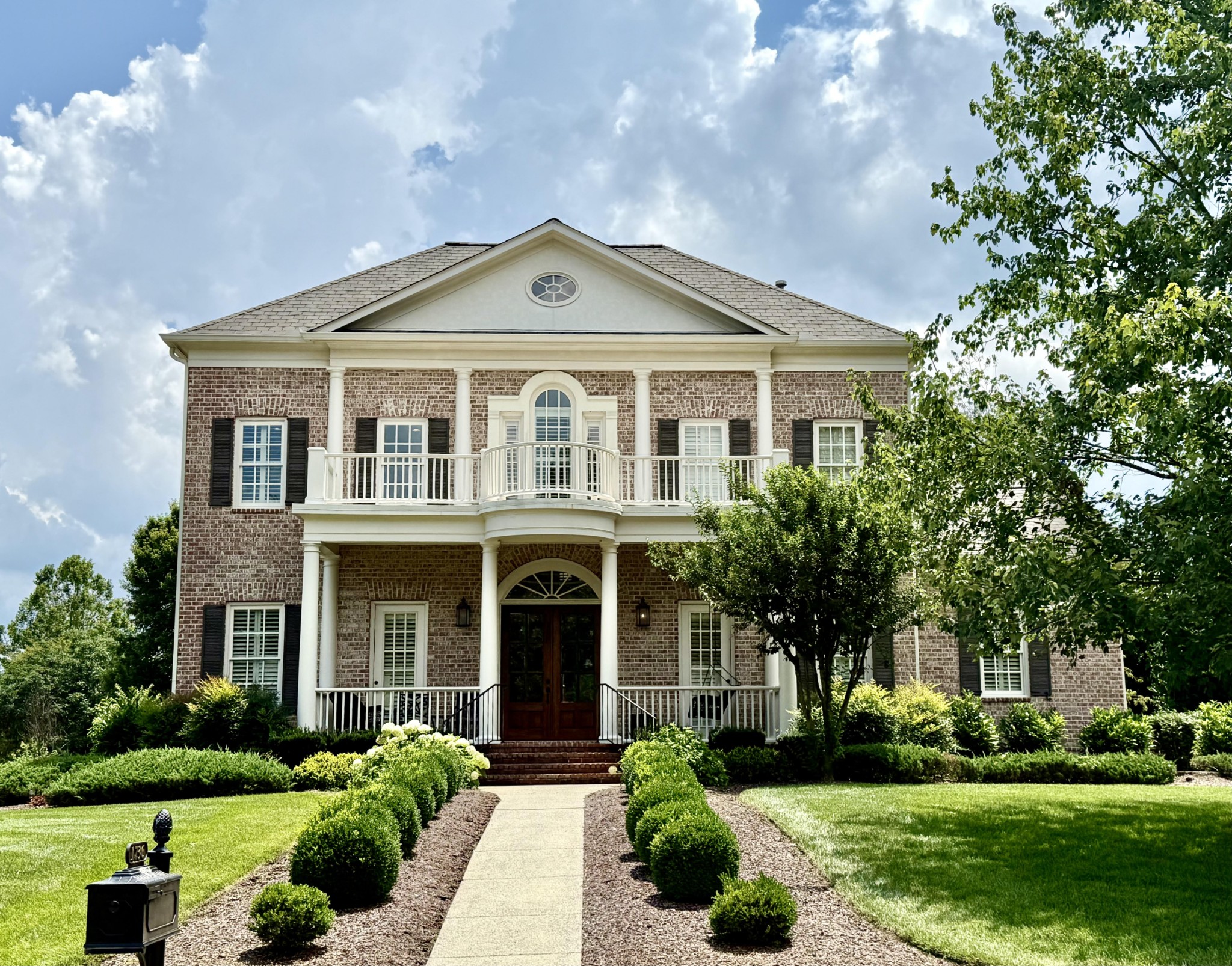 1736 Richbourg Park Dr