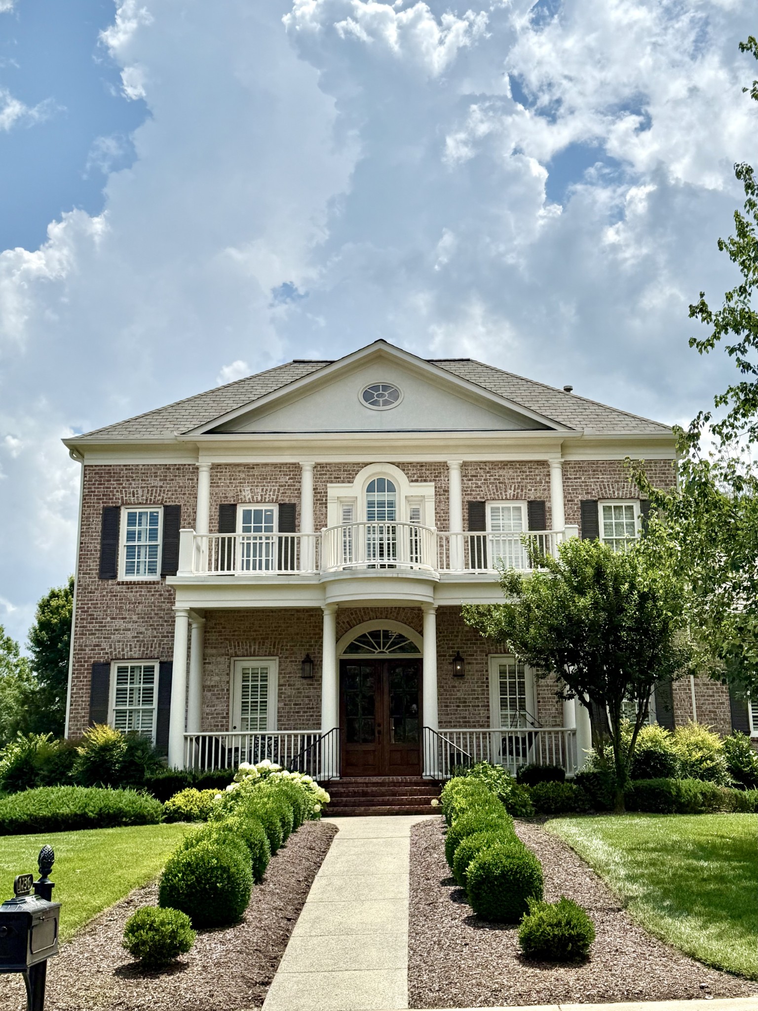 1736 Richbourg Park Dr