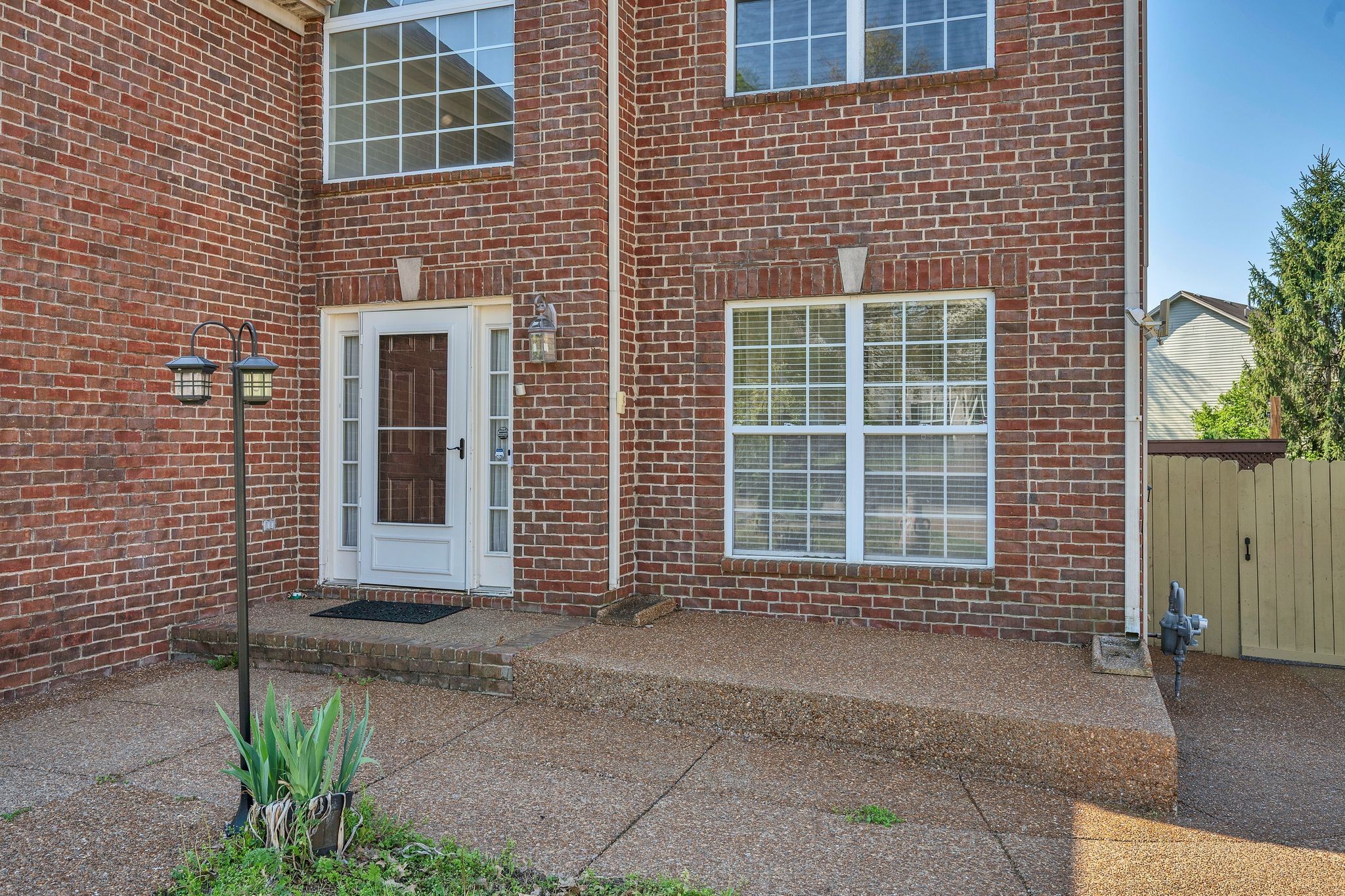 411 Vienna Ct