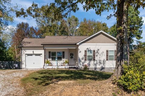 120 Pine Thicket Road W Mc Ewen TN 37101