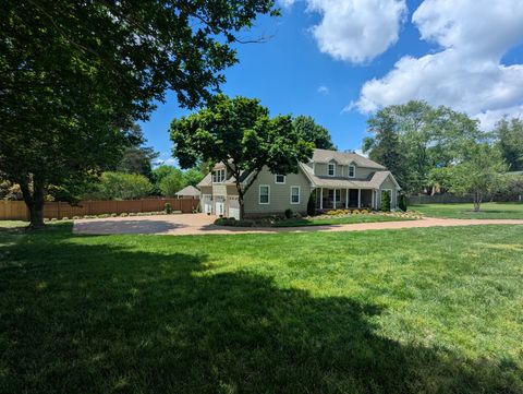 152 Bluegrass Dr Hendersonville TN 37075