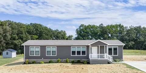 1890 Anna Maria Ln Cookeville TN 38501