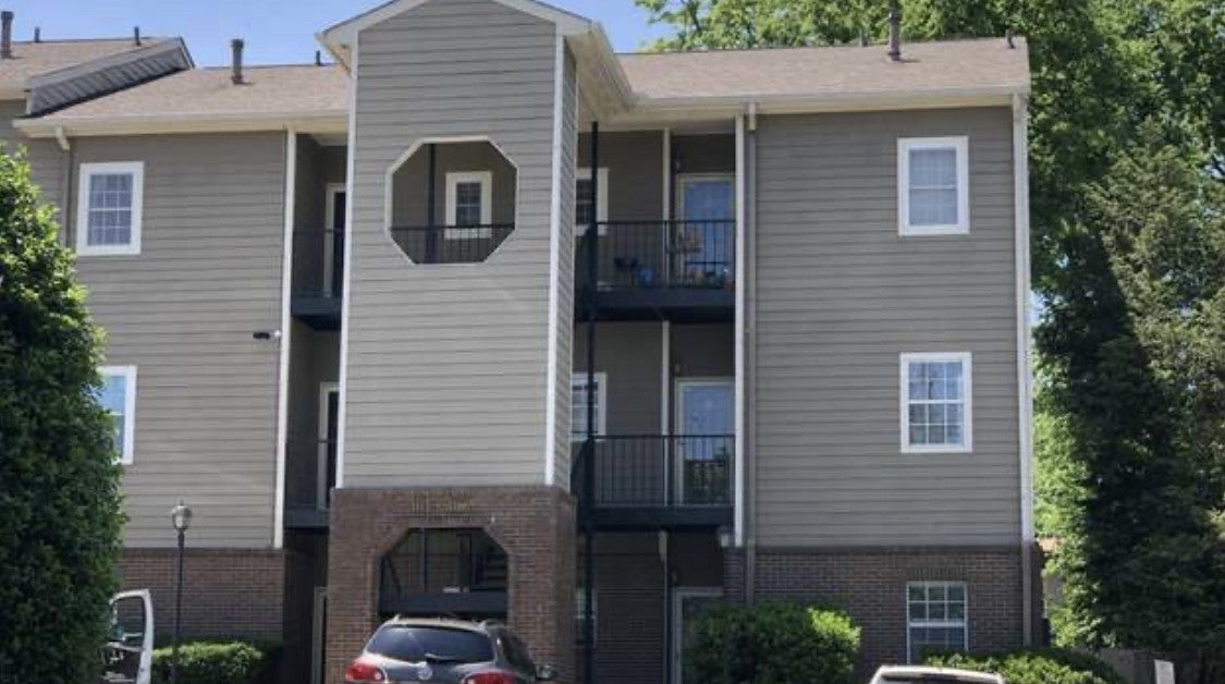 2.0-bed rental at 129 West End Place