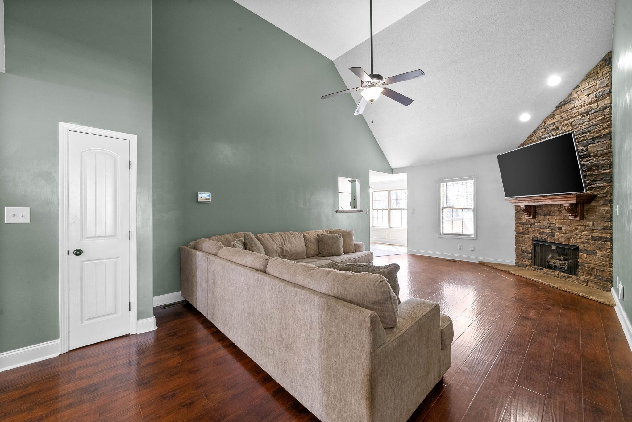 3658 Fox Tail Dr