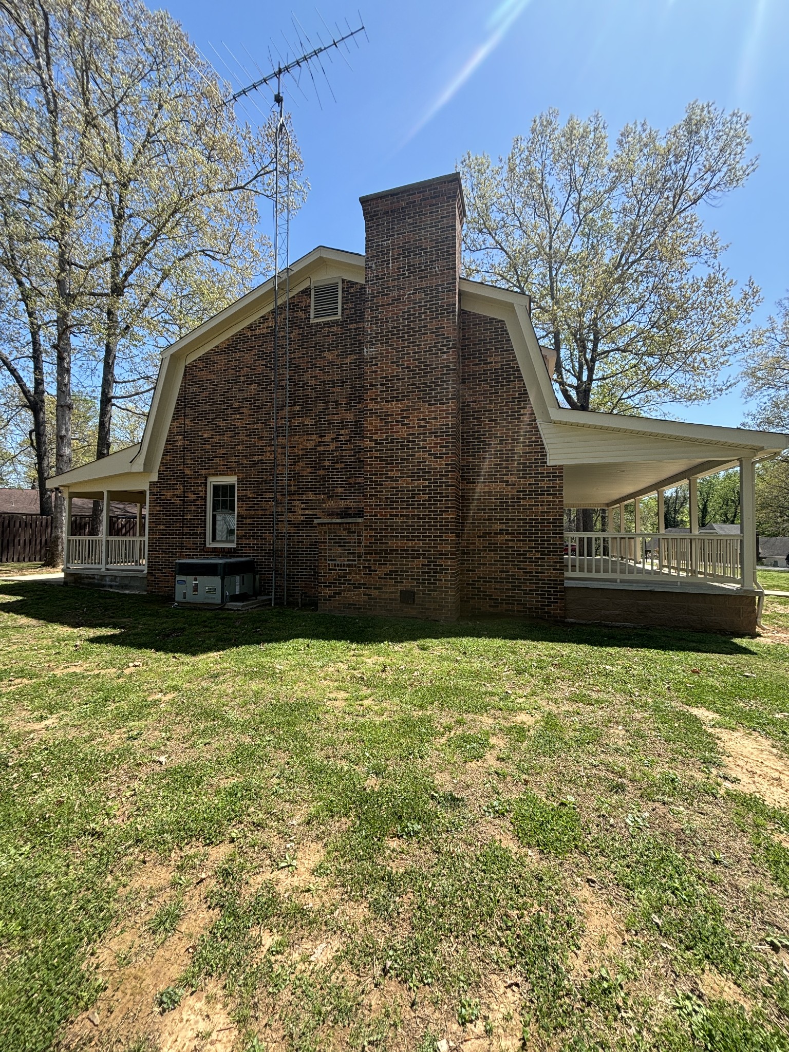 247 Oak Cir