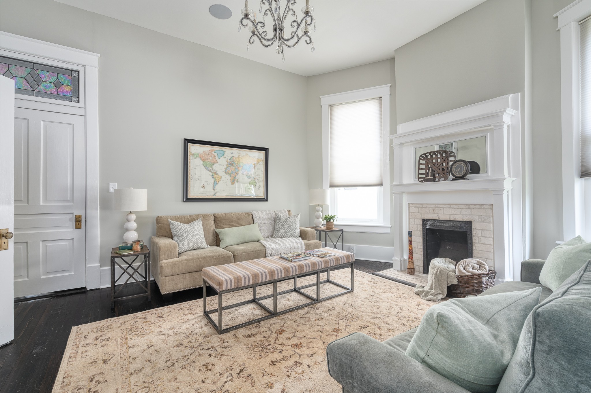 1025 Villa Pl