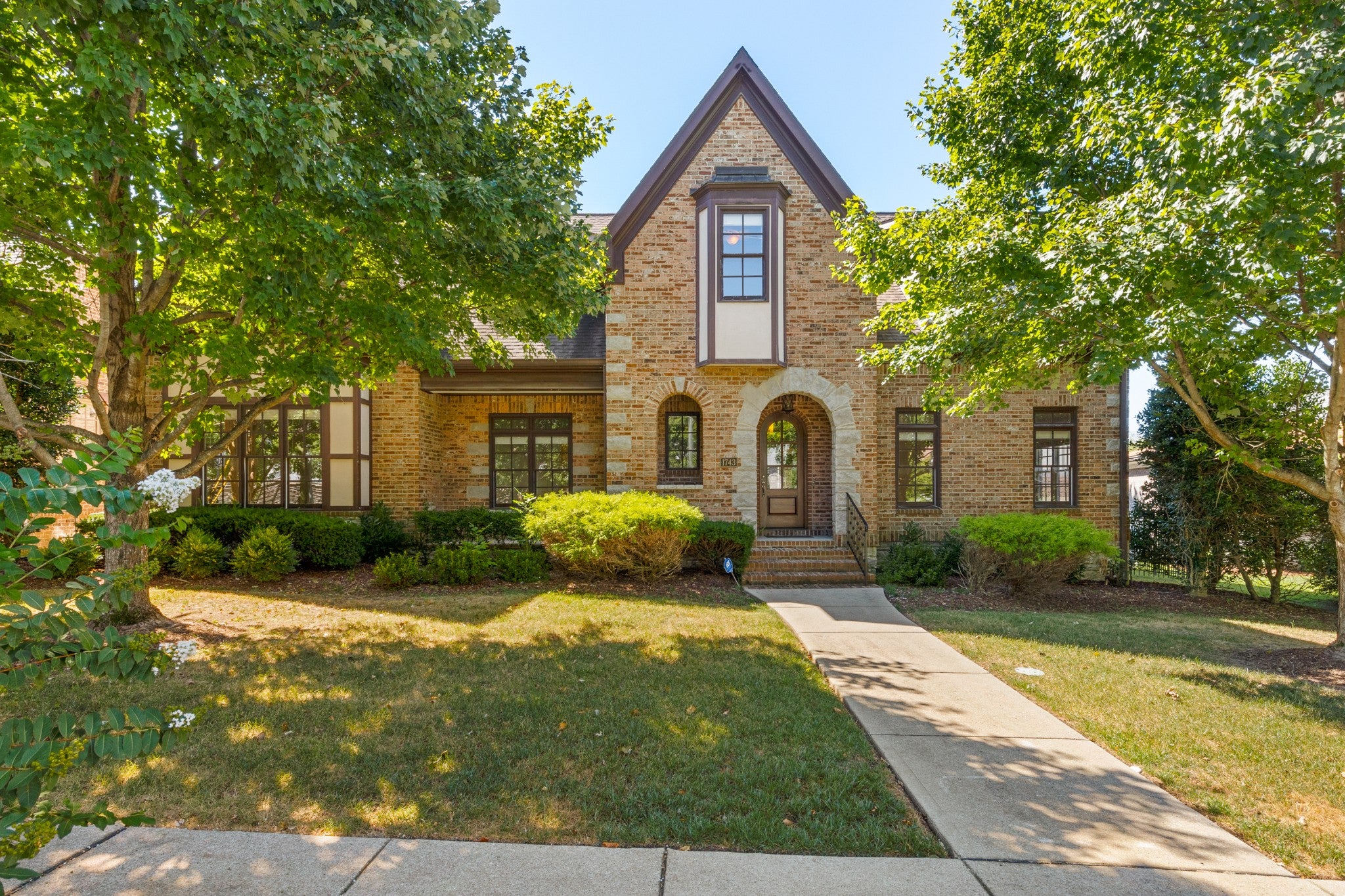 4-bed listing at 1743 Glen Echo Rd, Nashville