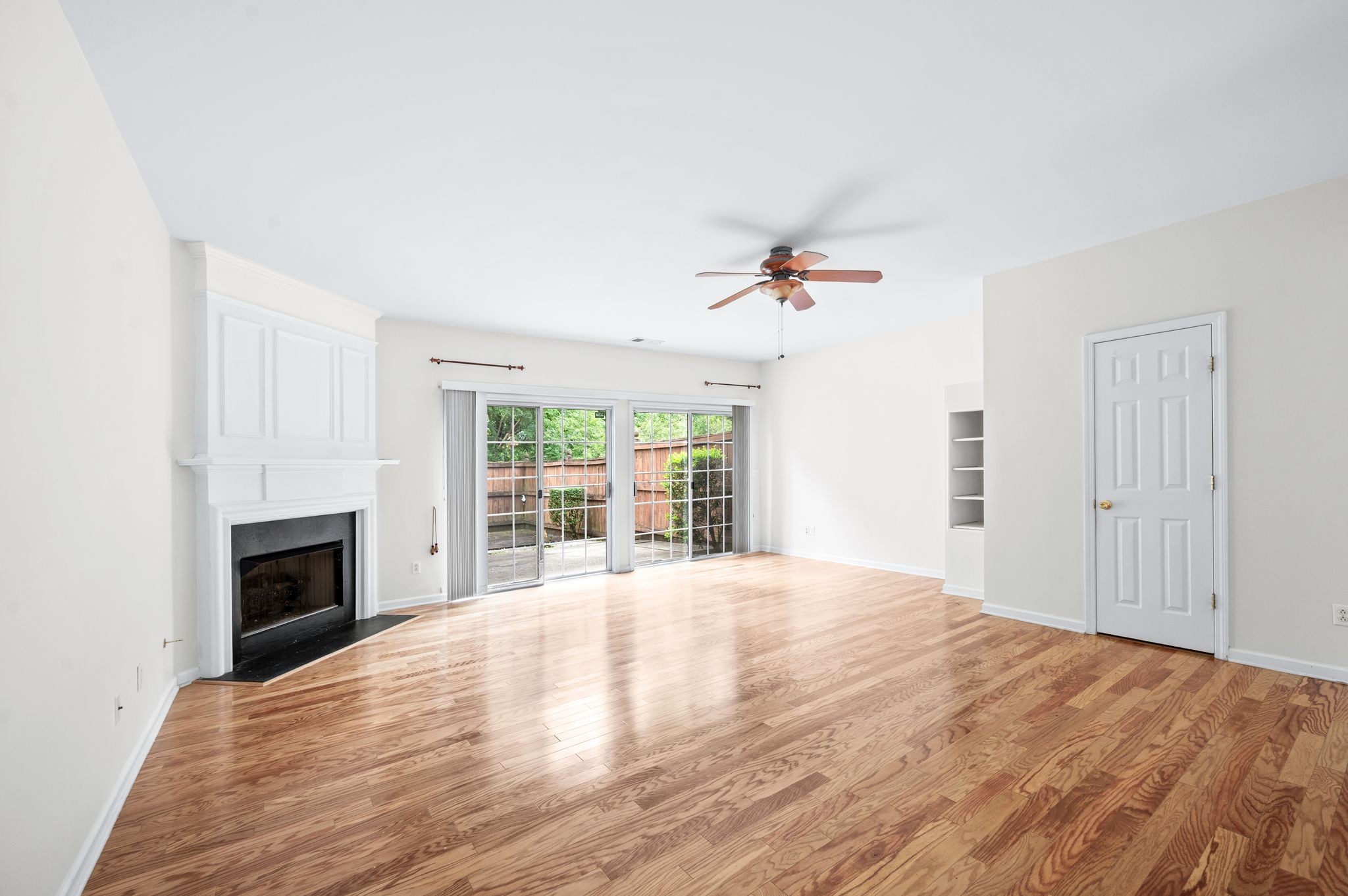 Brentwood, Tennessee 37027, United States, 3 Bedrooms Bedrooms, ,3 BathroomsBathrooms,Residential,Pending,107593