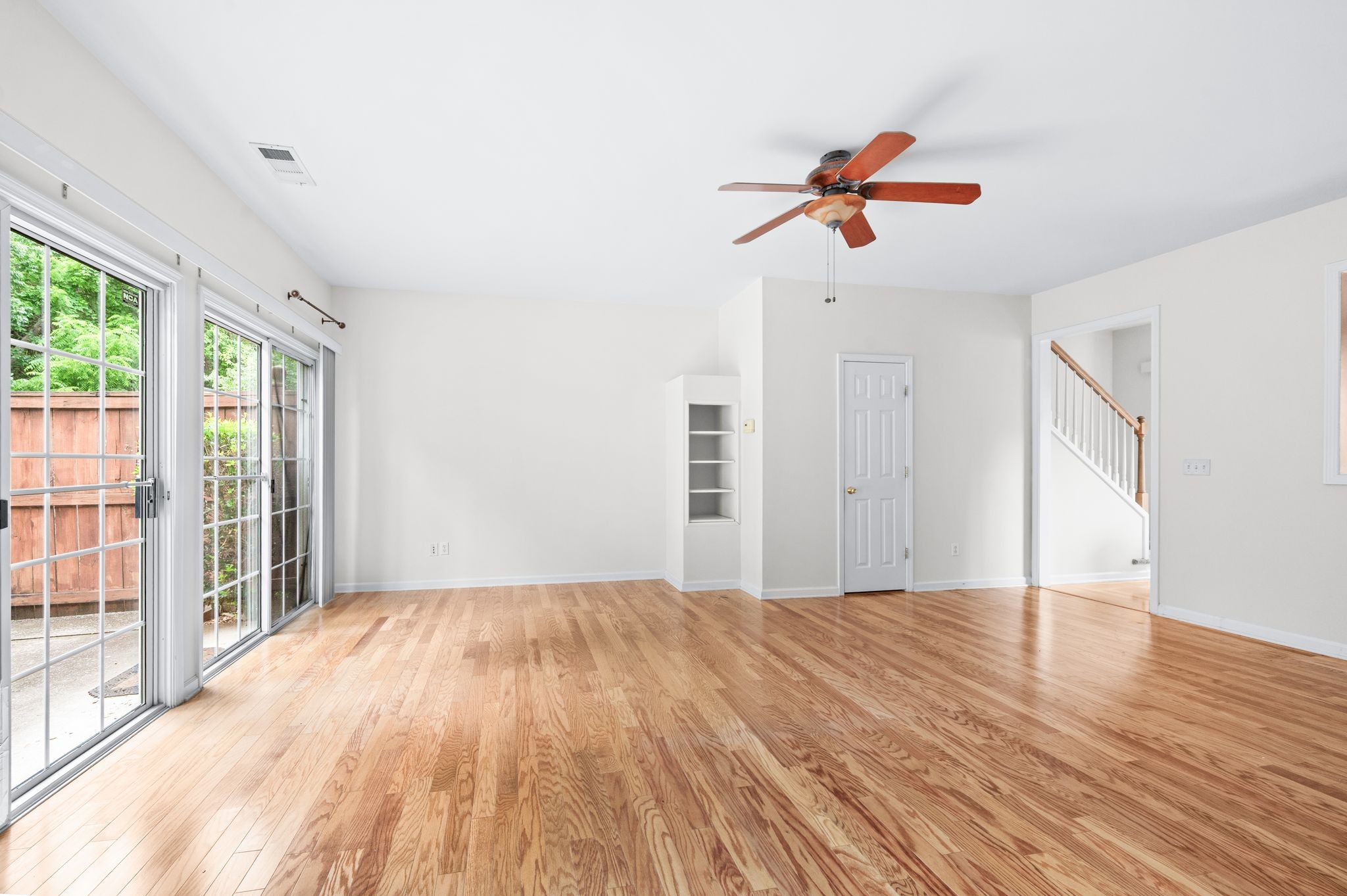 Brentwood, Tennessee 37027, United States, 3 Bedrooms Bedrooms, ,3 BathroomsBathrooms,Residential,Pending,107593