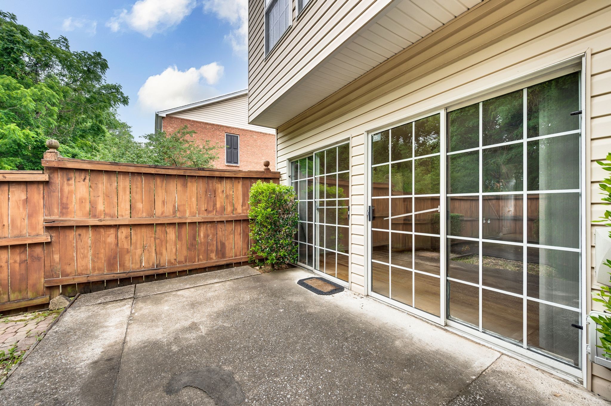 Brentwood, Tennessee 37027, United States, 3 Bedrooms Bedrooms, ,3 BathroomsBathrooms,Residential,Pending,107593