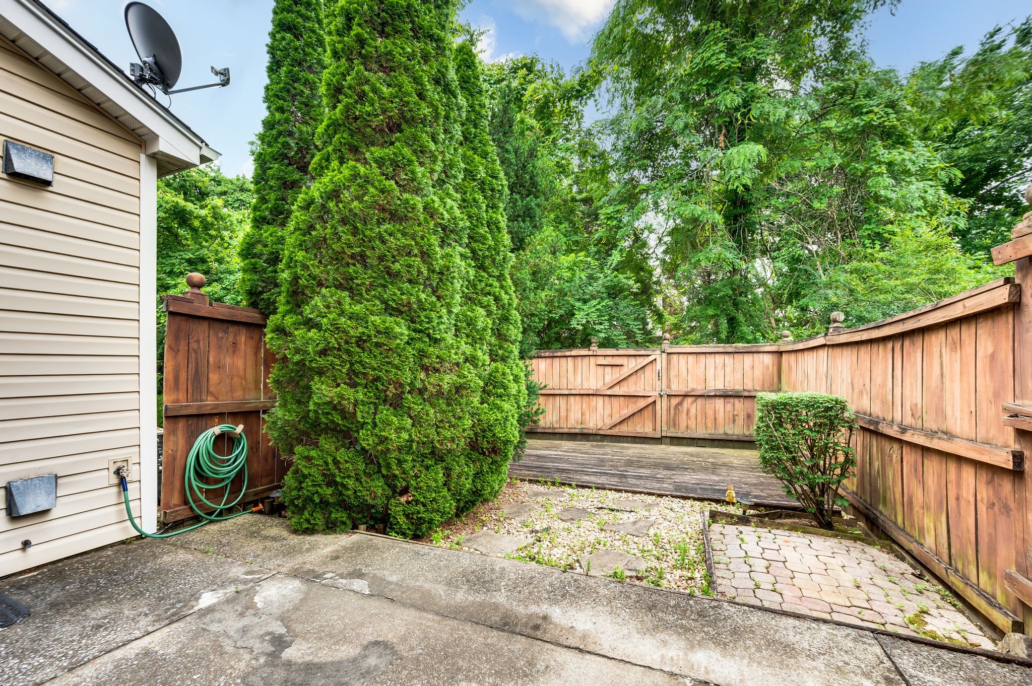 Brentwood, Tennessee 37027, United States, 3 Bedrooms Bedrooms, ,3 BathroomsBathrooms,Residential,Pending,107593