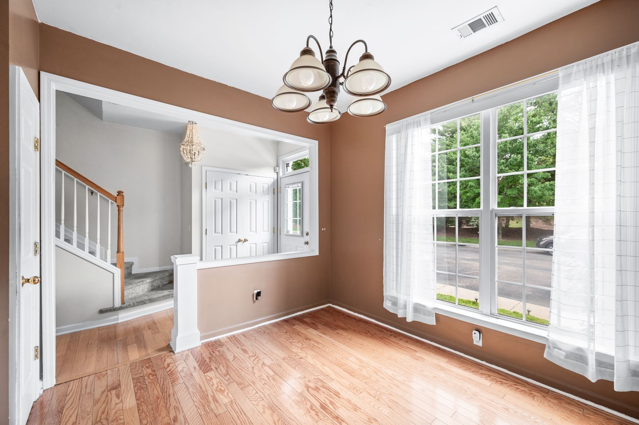 Brentwood, Tennessee 37027, United States, 3 Bedrooms Bedrooms, ,3 BathroomsBathrooms,Residential,Pending,107593