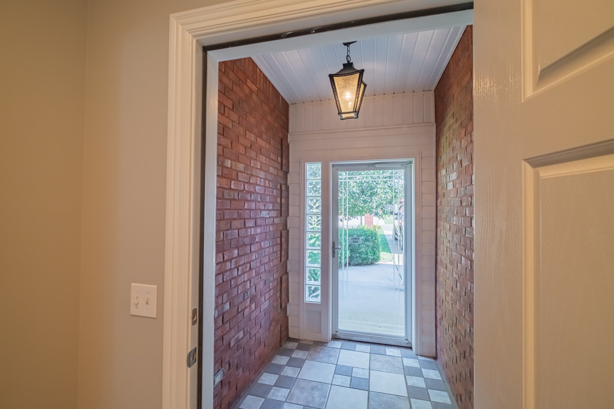 76 Chase Cir