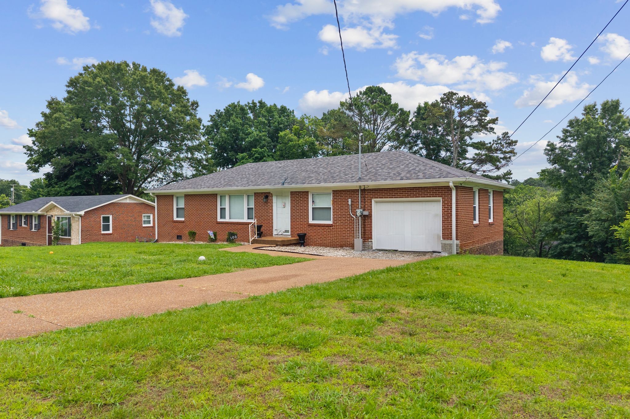 103 Oak Dr